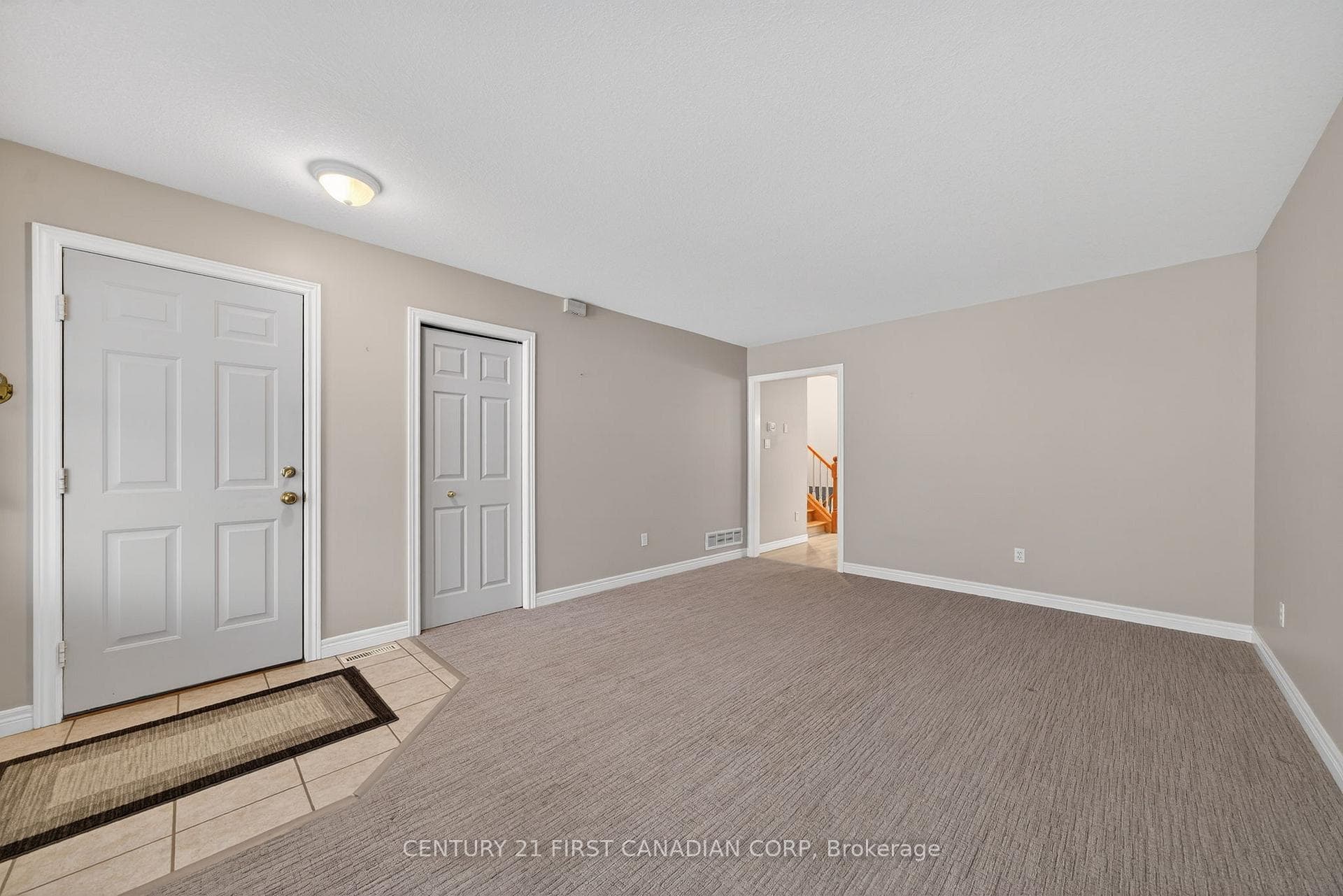 33 Juniper Crescent photo 5