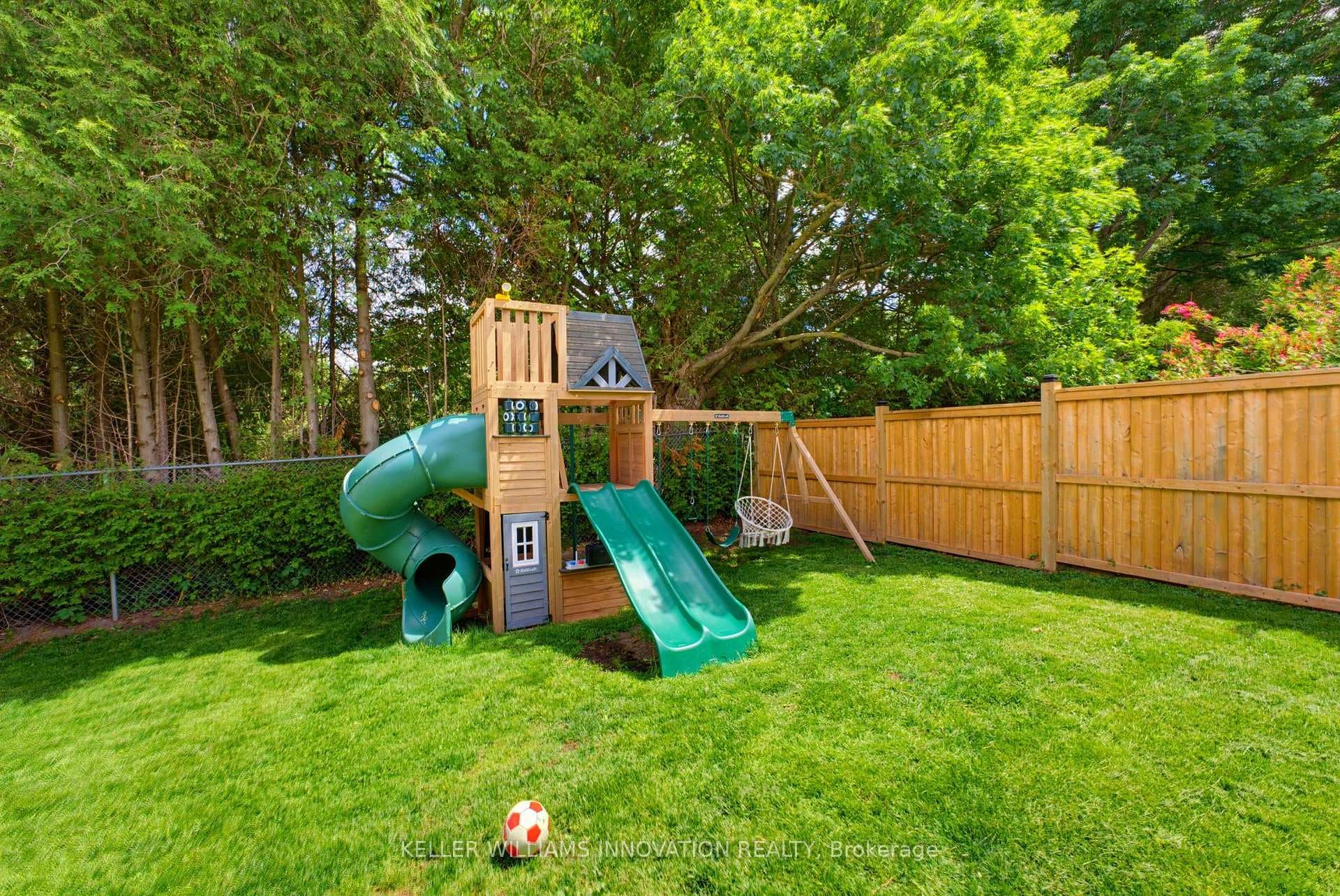 765 Reid Crescent photo 30