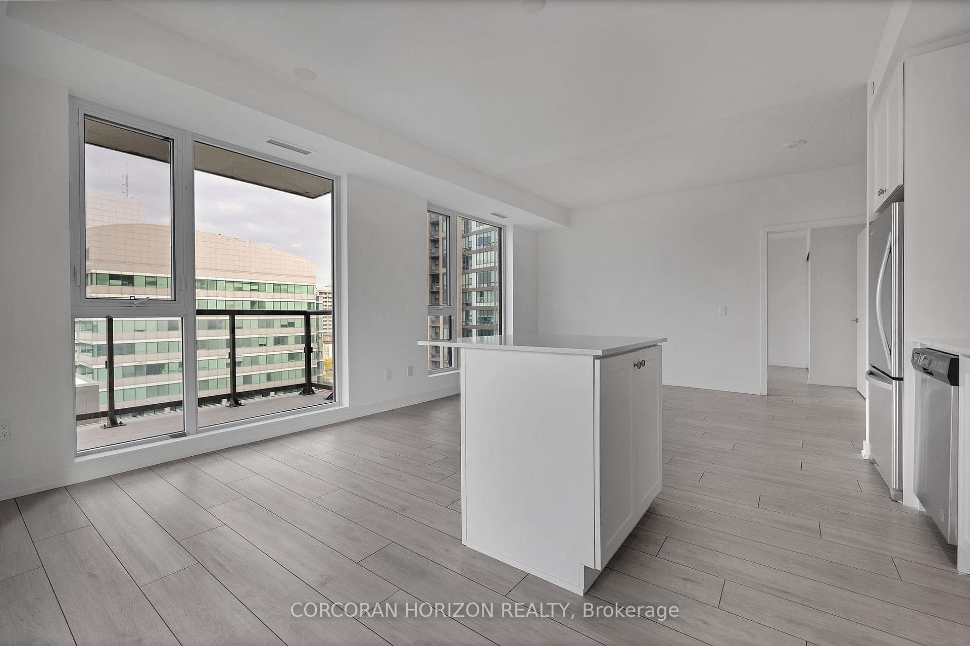 55 Duke Street Unit 909 photo 4