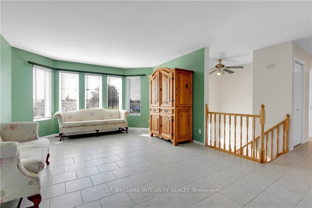 125 TROTTIER Crescent photo 6