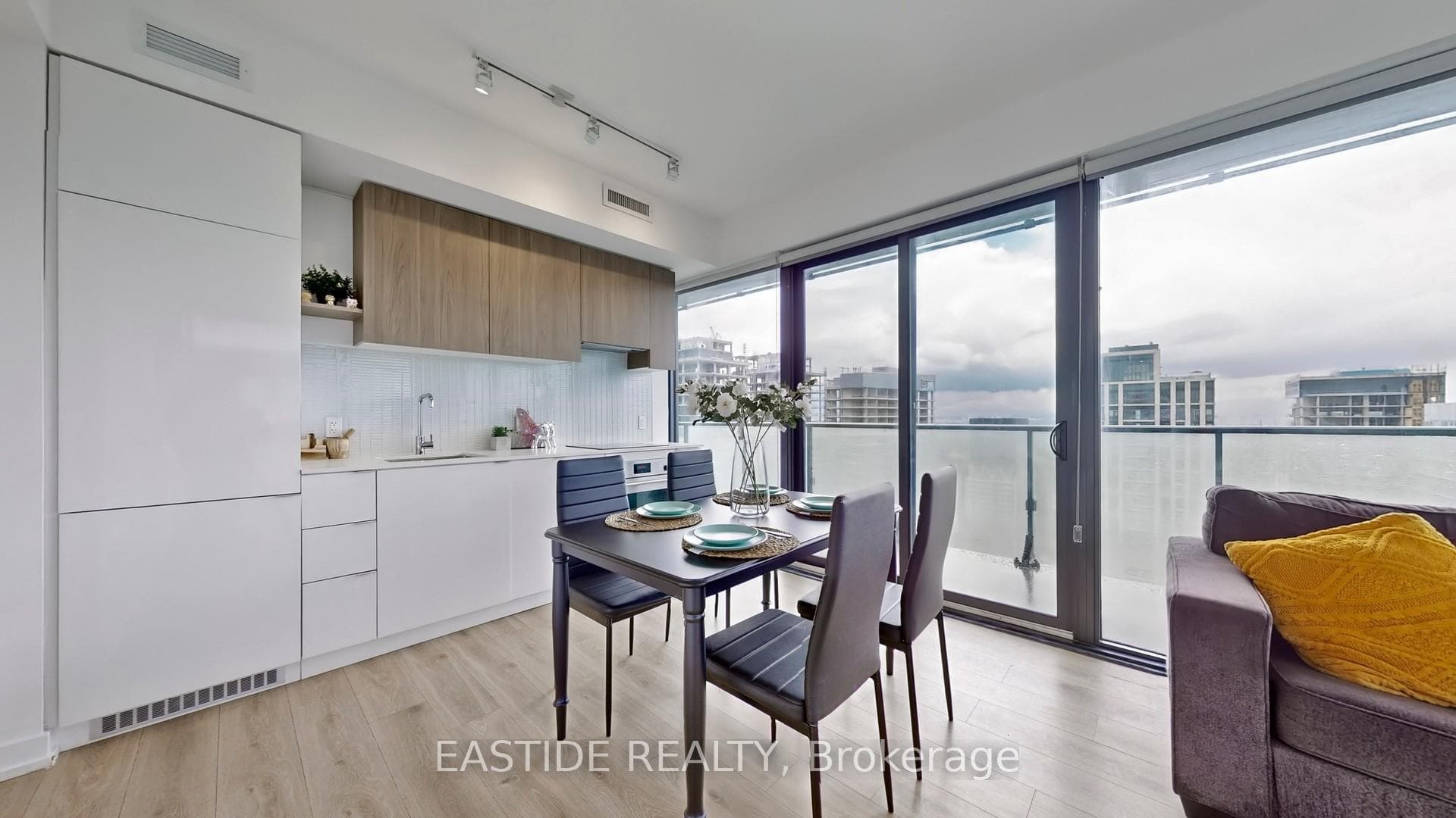 161 Roehampton Avenue Unit 3904 photo 7