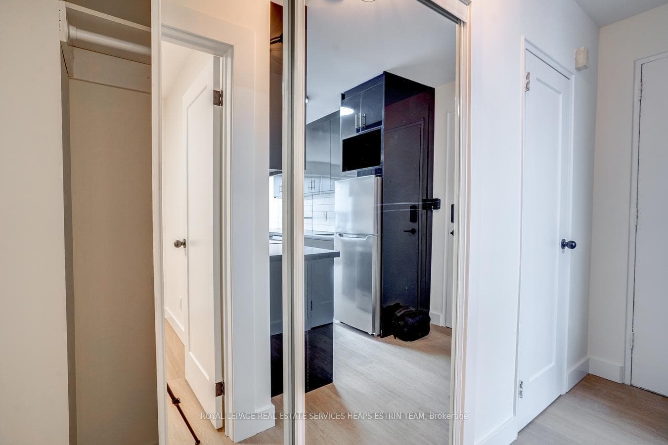 420 Eglinton Avenue Unit 301 photo 9