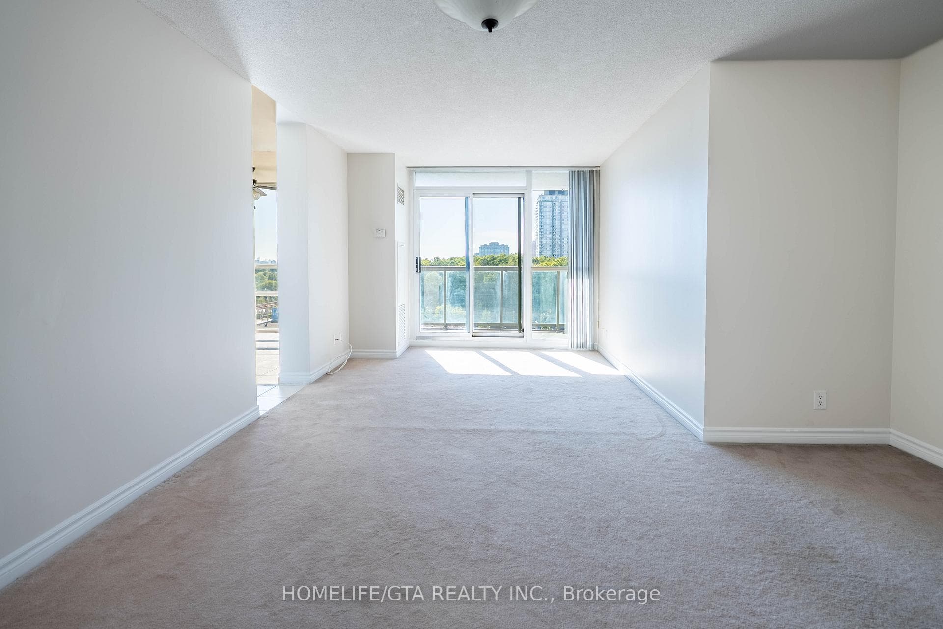 68 Grangeway Avenue Unit 1511 photo 3