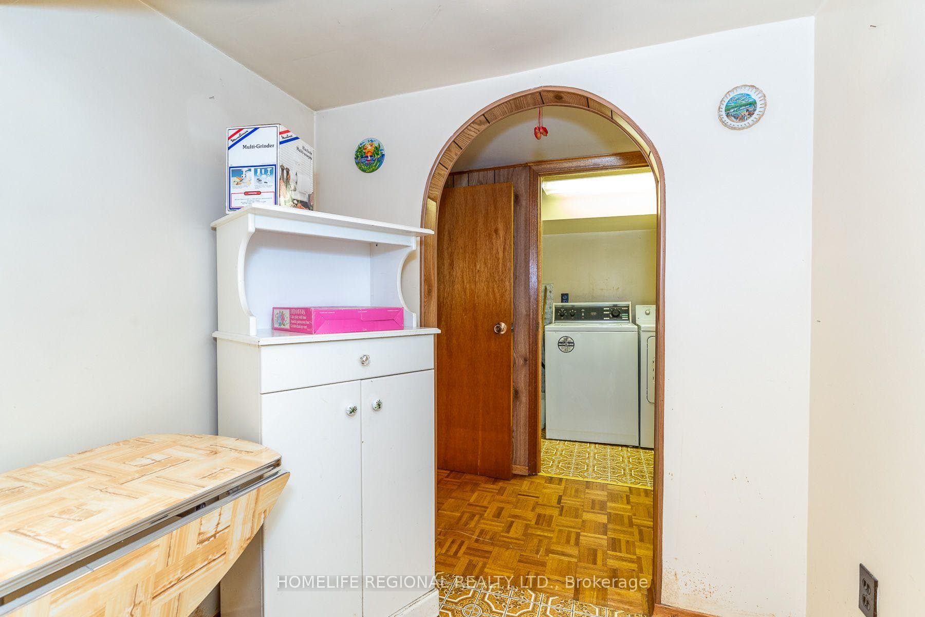 353 St Clarens Avenue photo 36