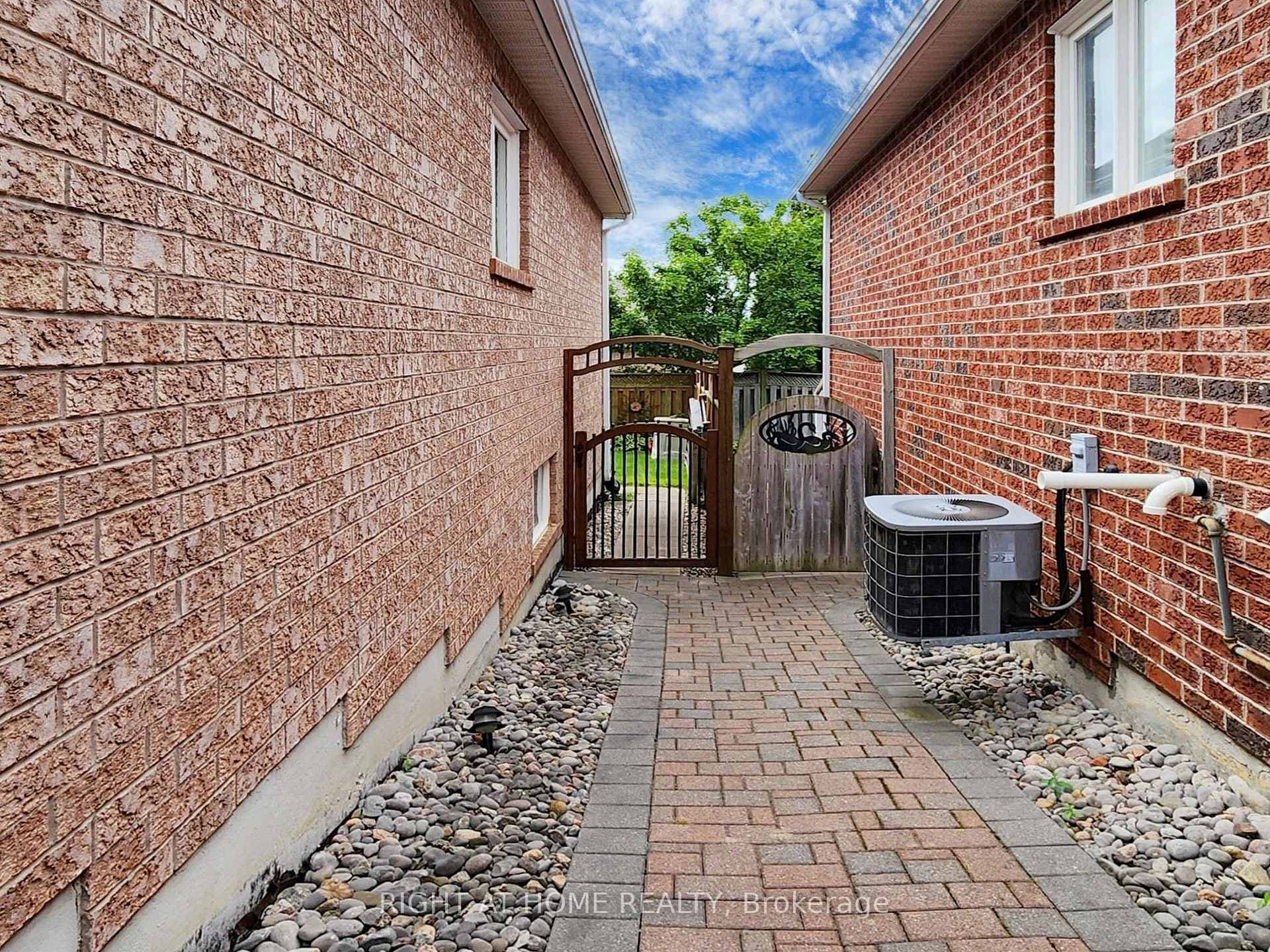 17 Bugelli Drive photo 45