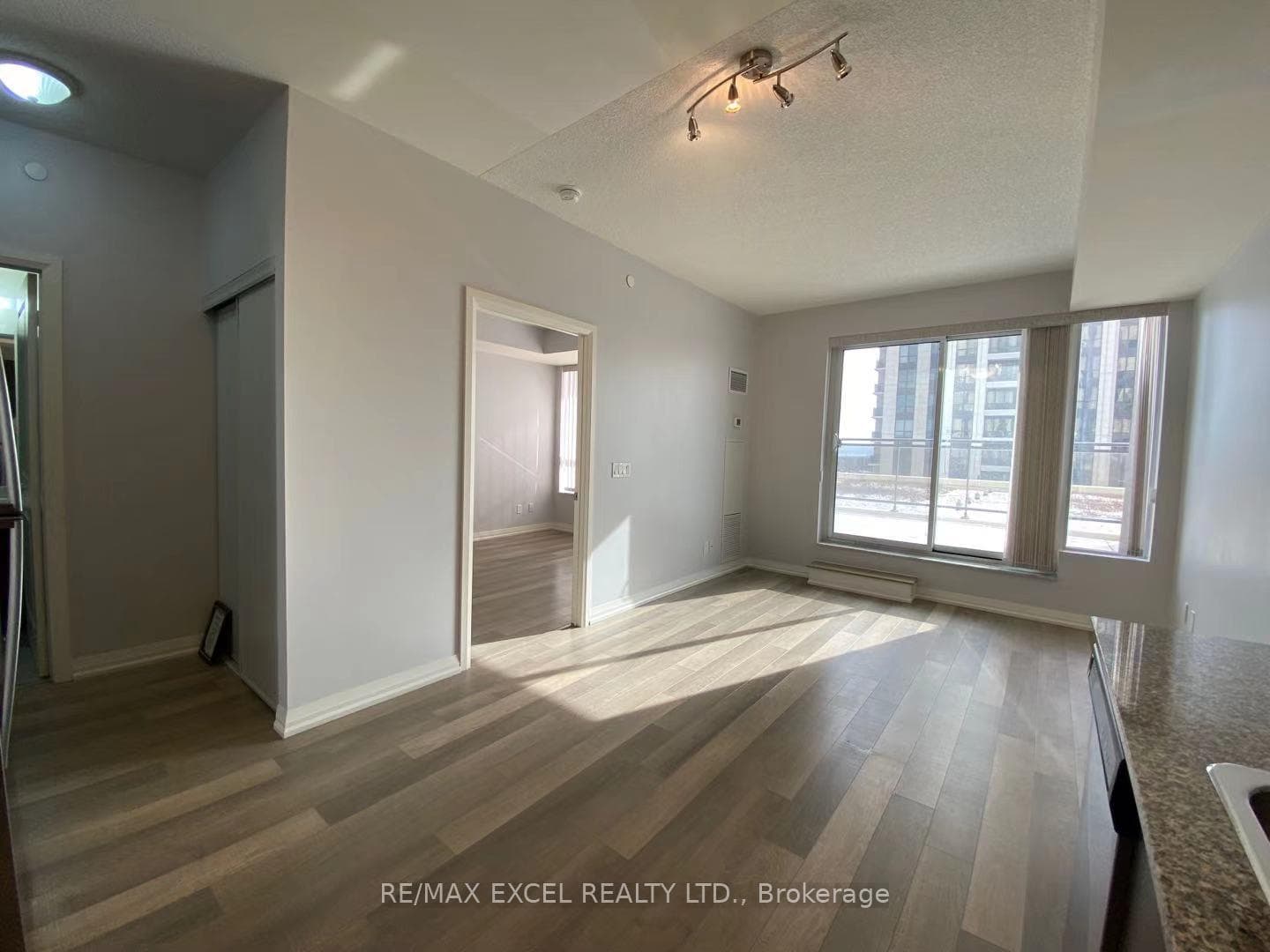 9506 Markham Road Unit 903 photo 18