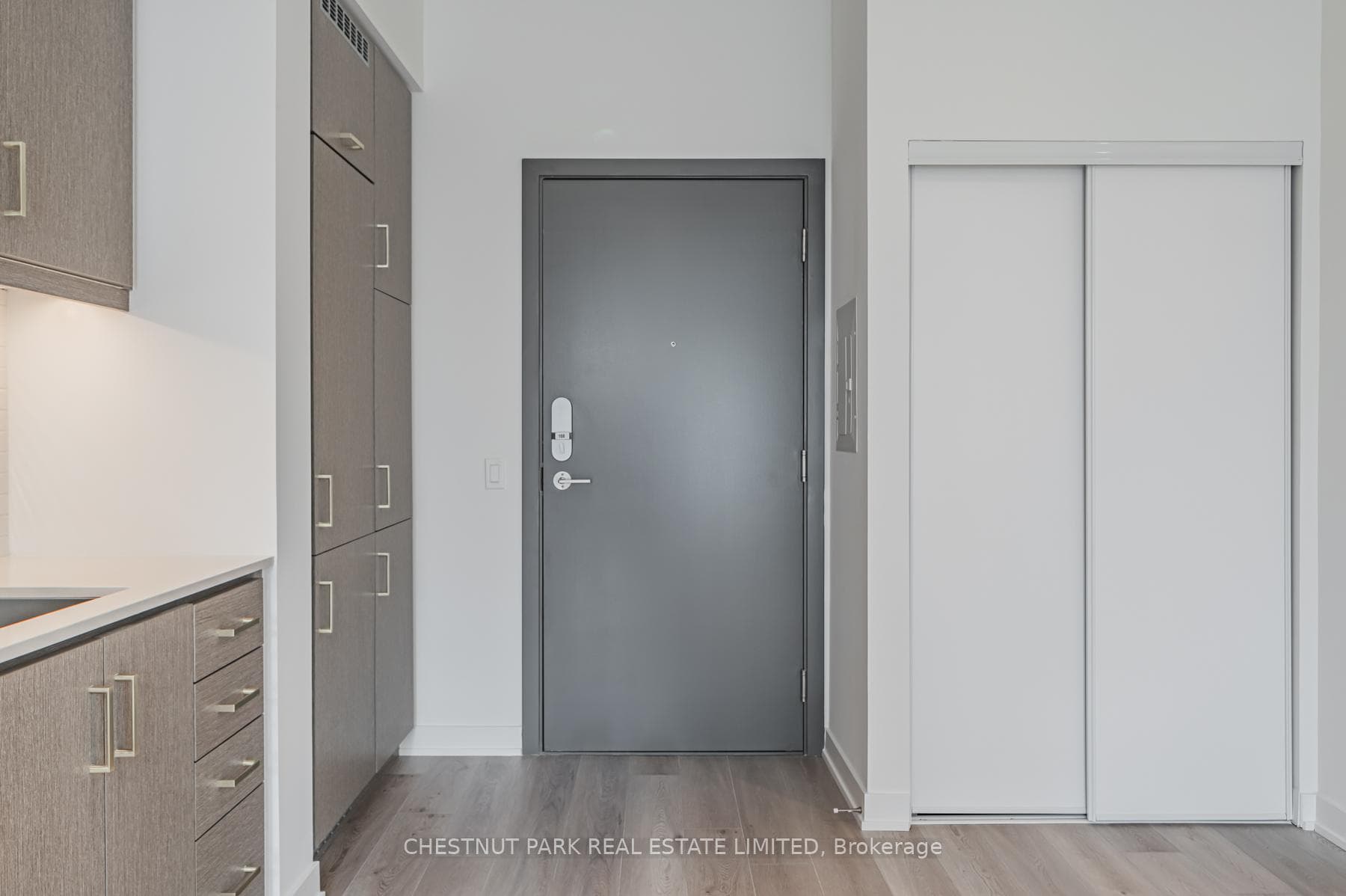 9 Tecumseth Street Unit 108 photo 2