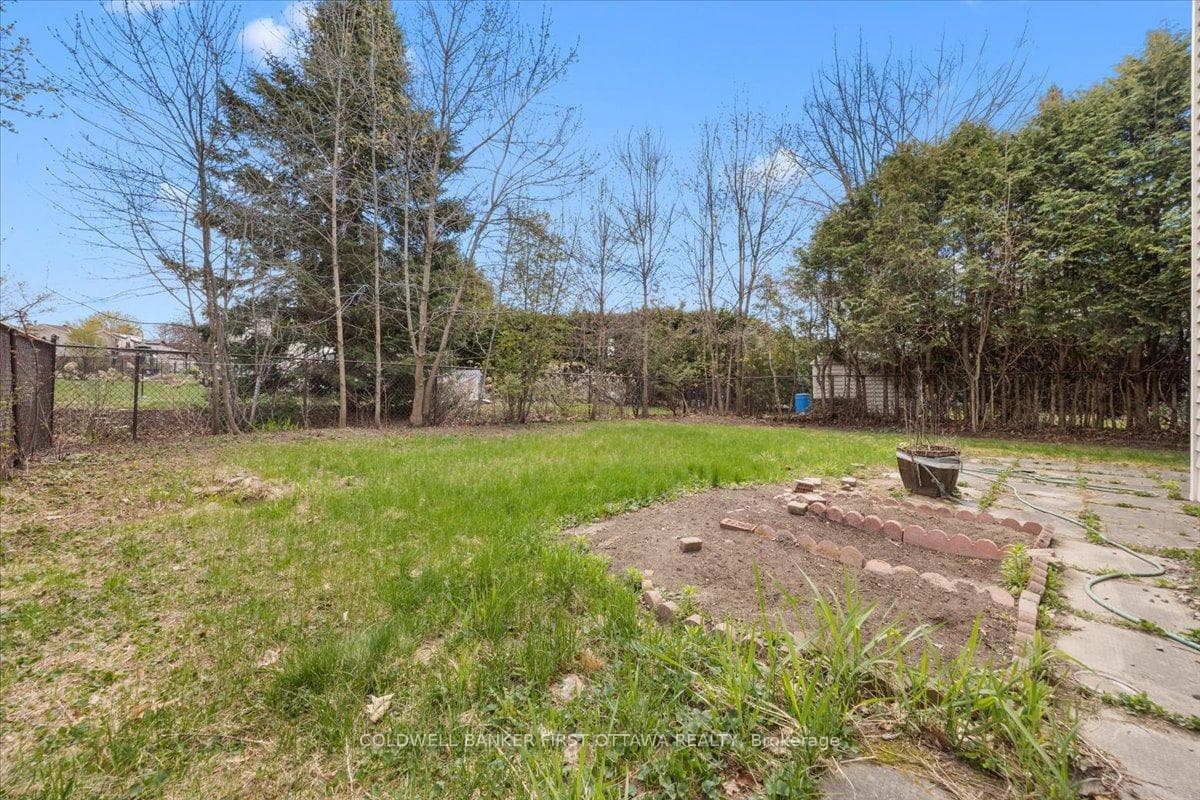 1841 Thistleleaf Crescent photo 39