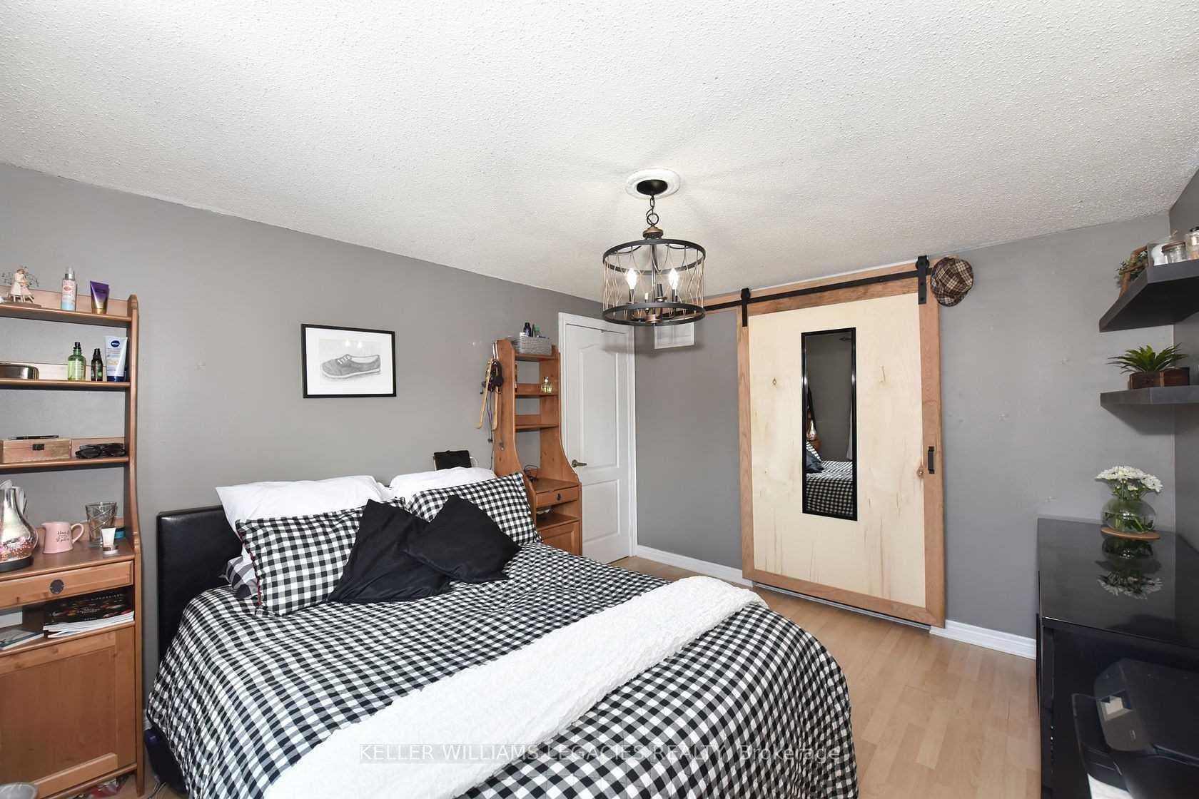 30 Trawley Crescent Unit Main photo 15