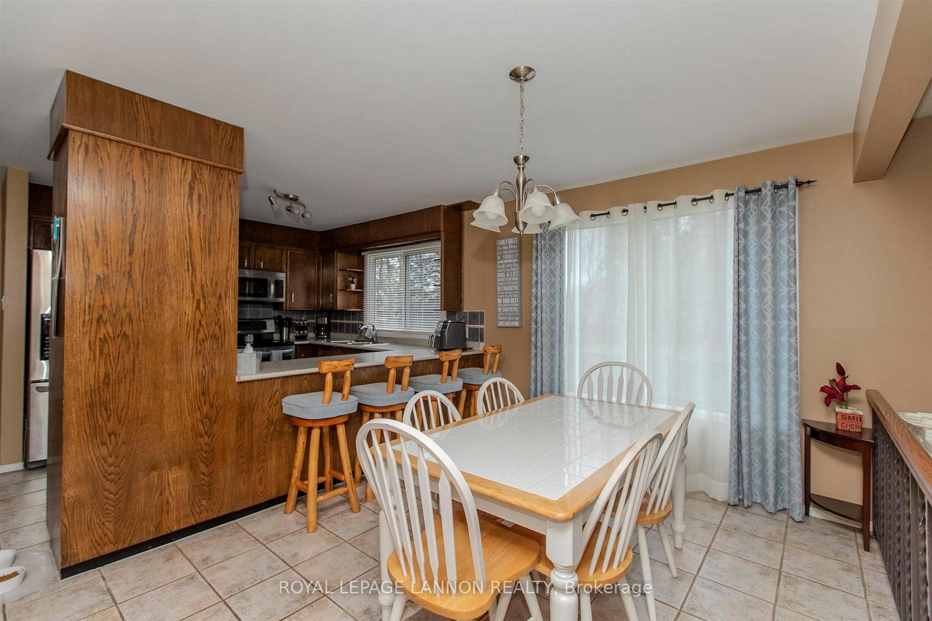 125 Anten Street photo 11