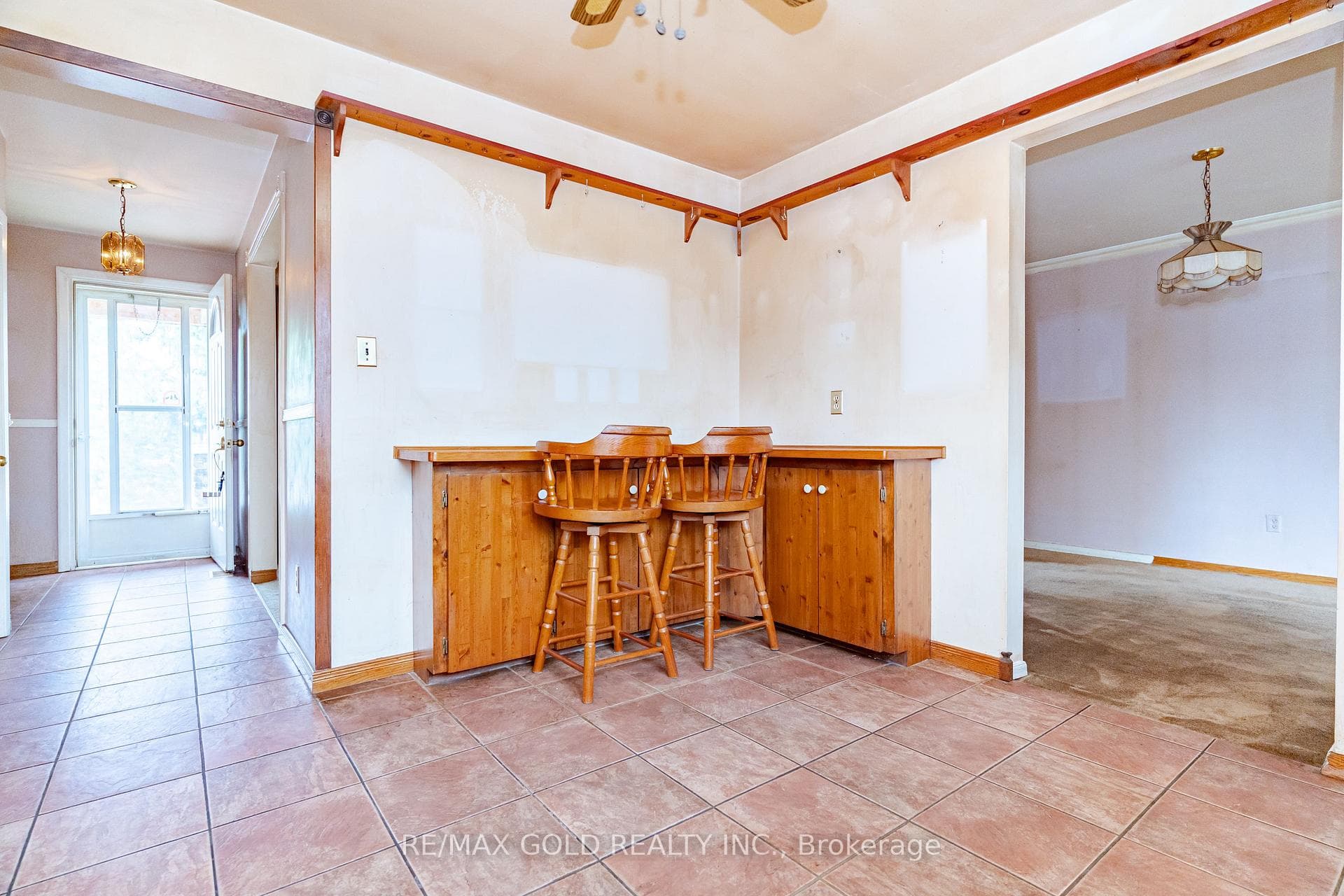 37 Staveley Crescent photo 16