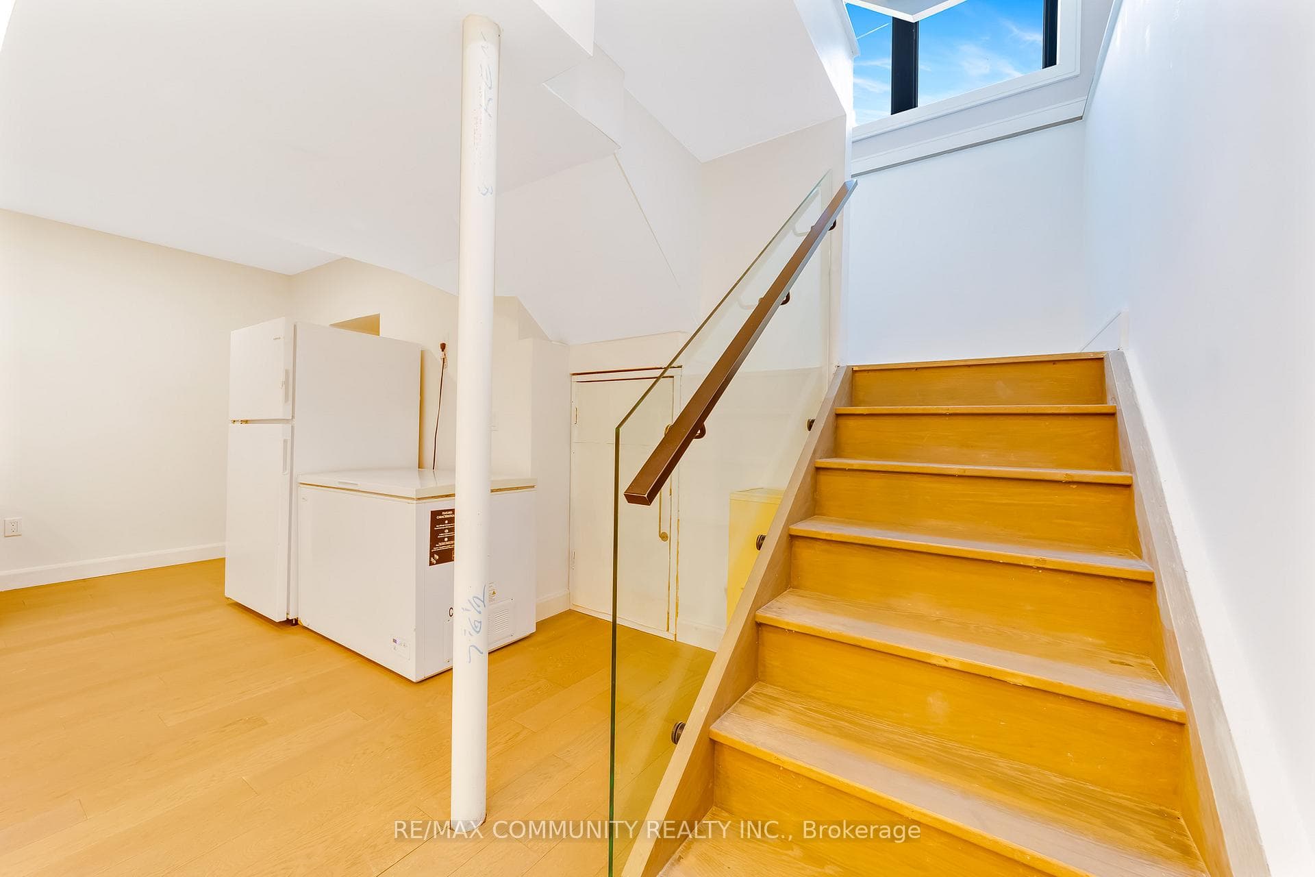 856 Kennedy Road photo 34
