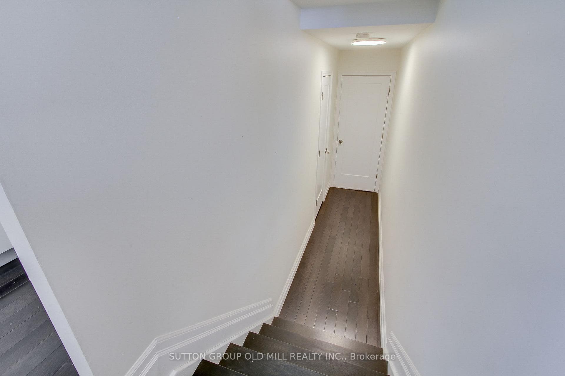 1261 Consort Crescent photo 24