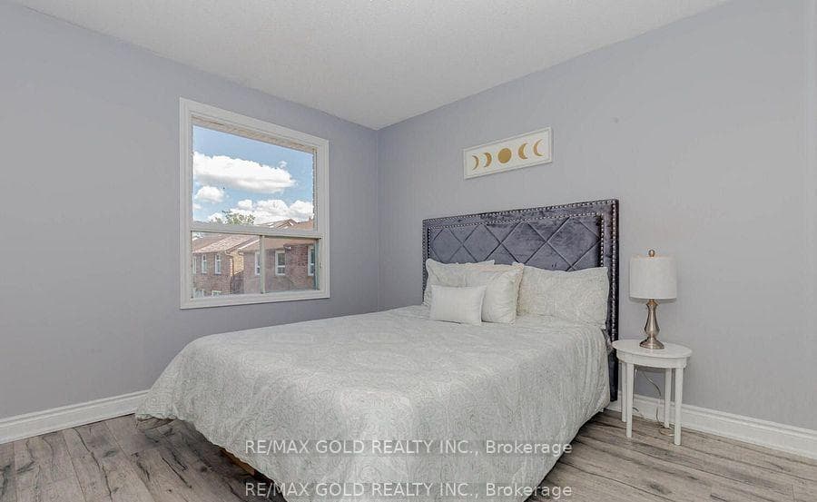 8 Norbrook Crescent photo 6
