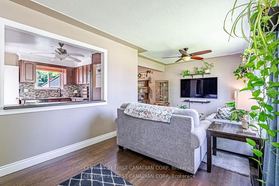 212 King Edward Avenue photo 8
