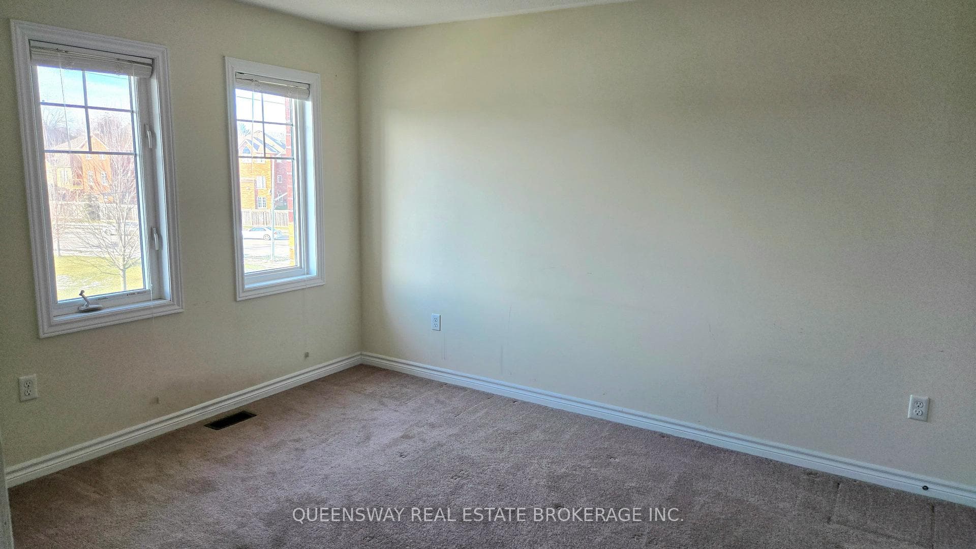 70 Streathern Way photo 16