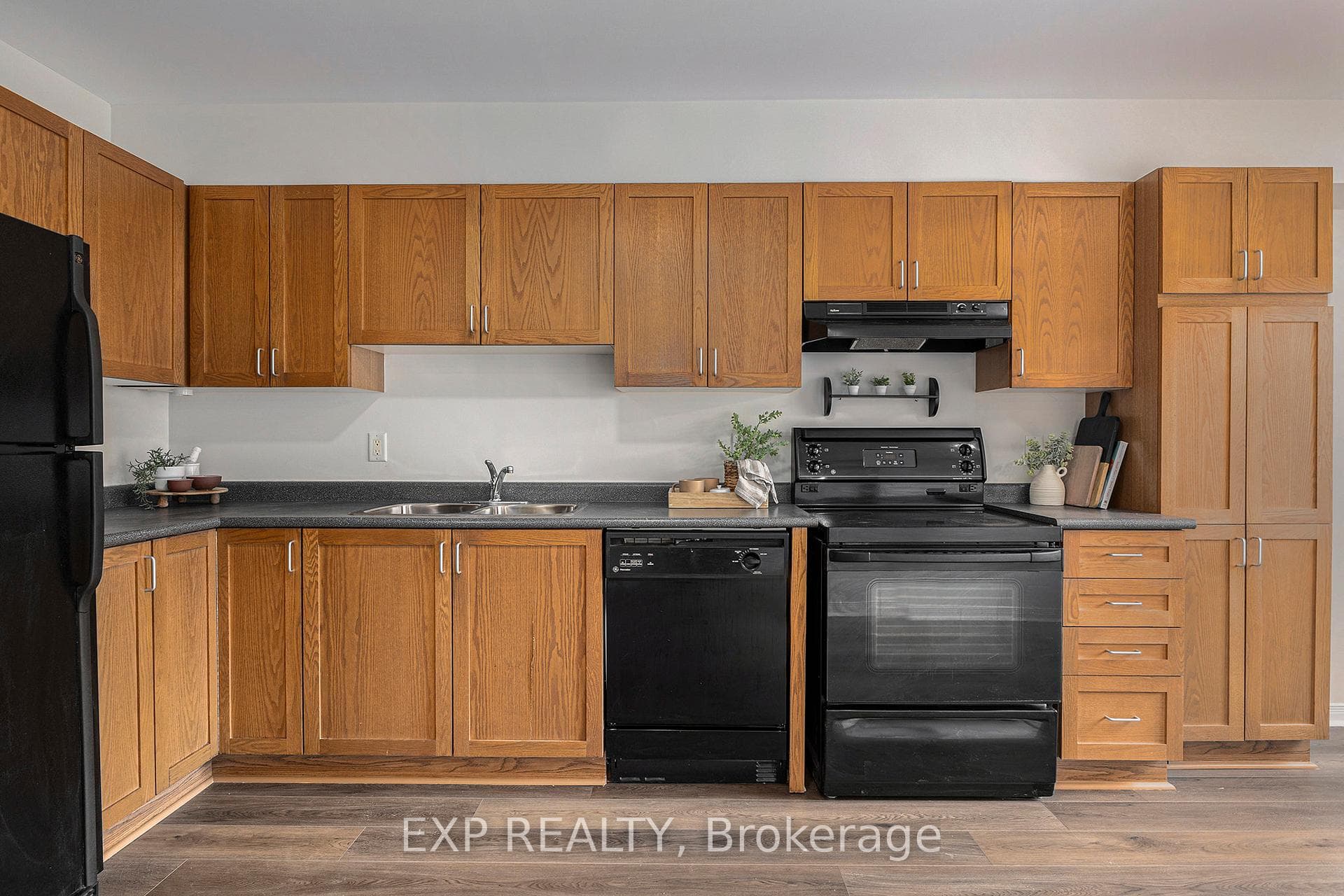 45 Manhattan Crescent photo 12