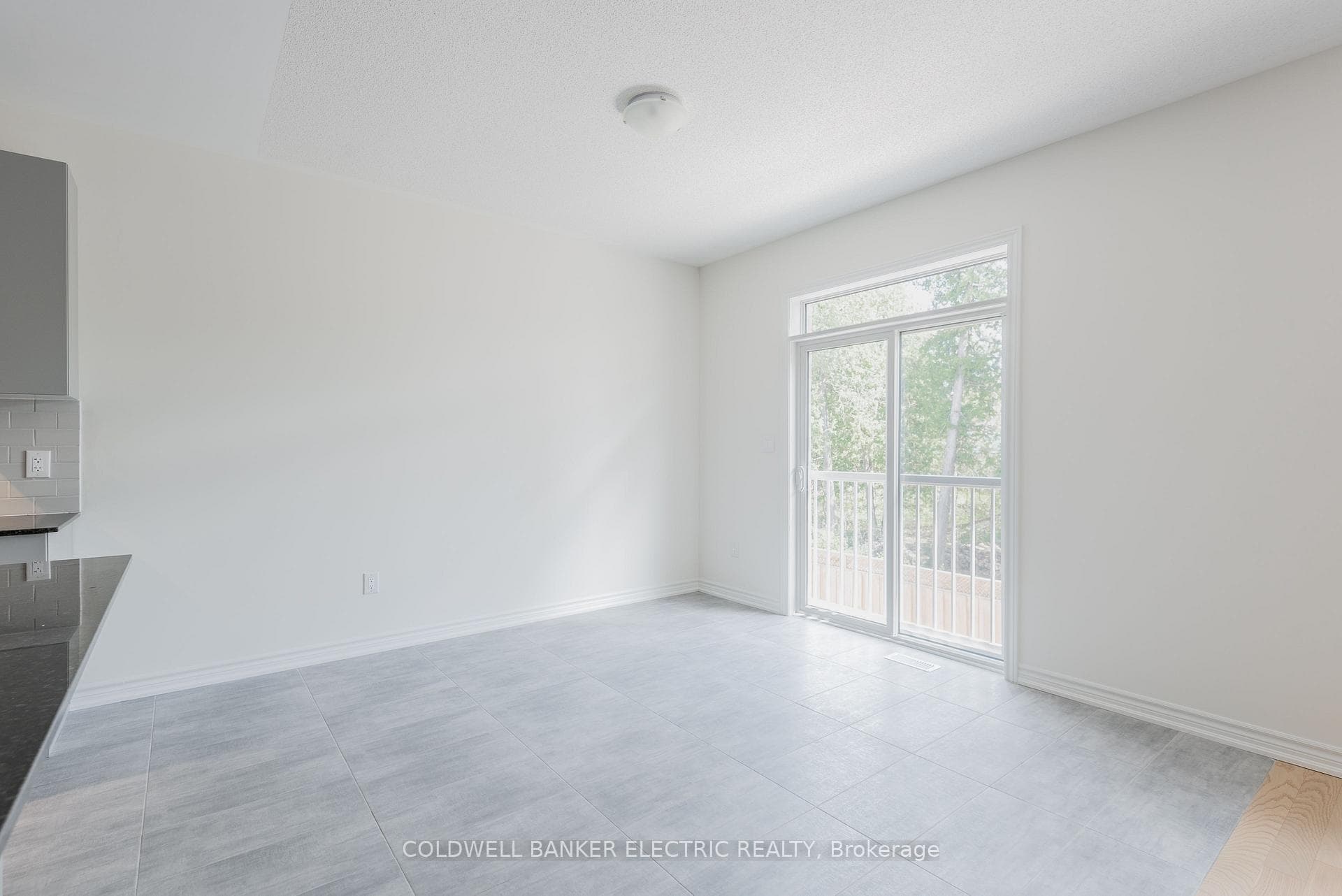 Sliding door to rear yard