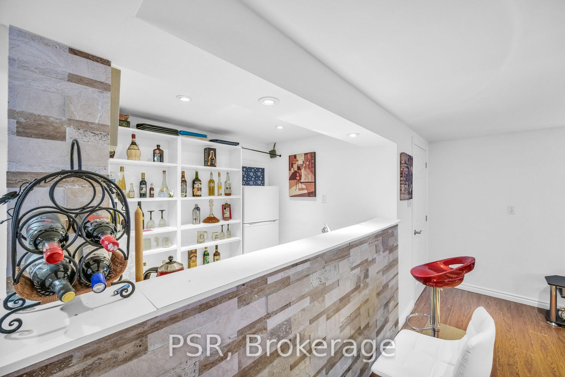 154 Gainsborough Road photo 31