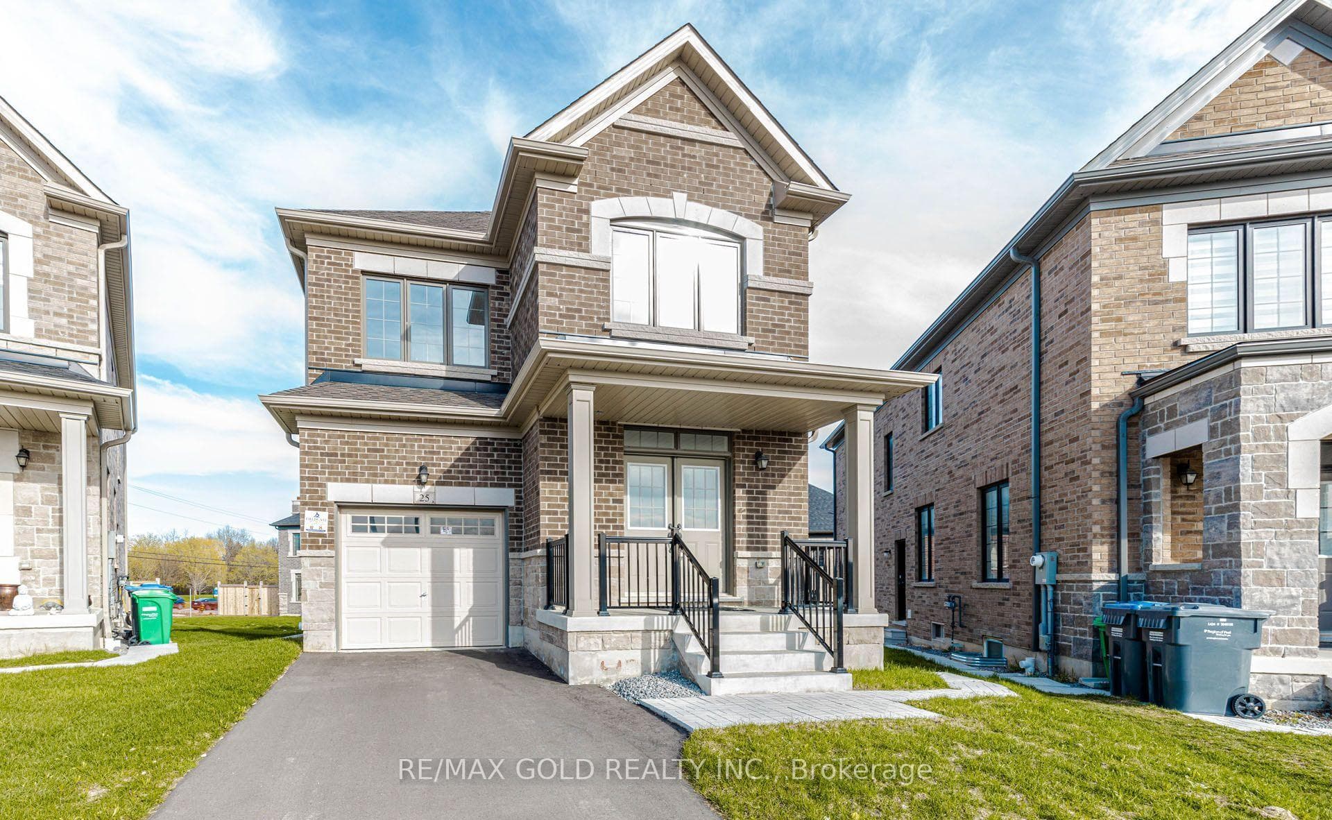 25 Sapwood Crescent photo 2