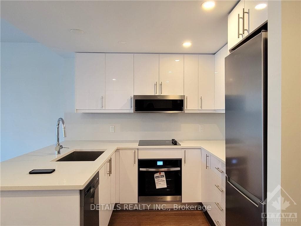 180 GEORGE Street Unit 2103 photo 11