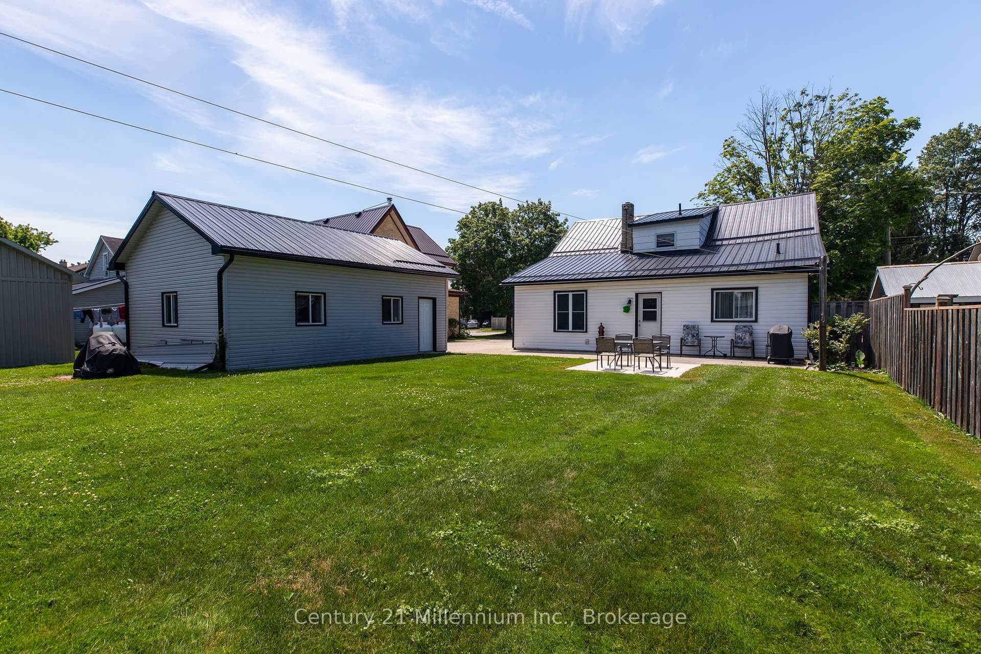 544 Louisa Street photo 34