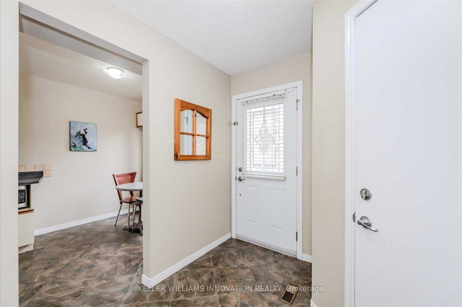 375 Kingscourt Drive Unit 28 photo 4