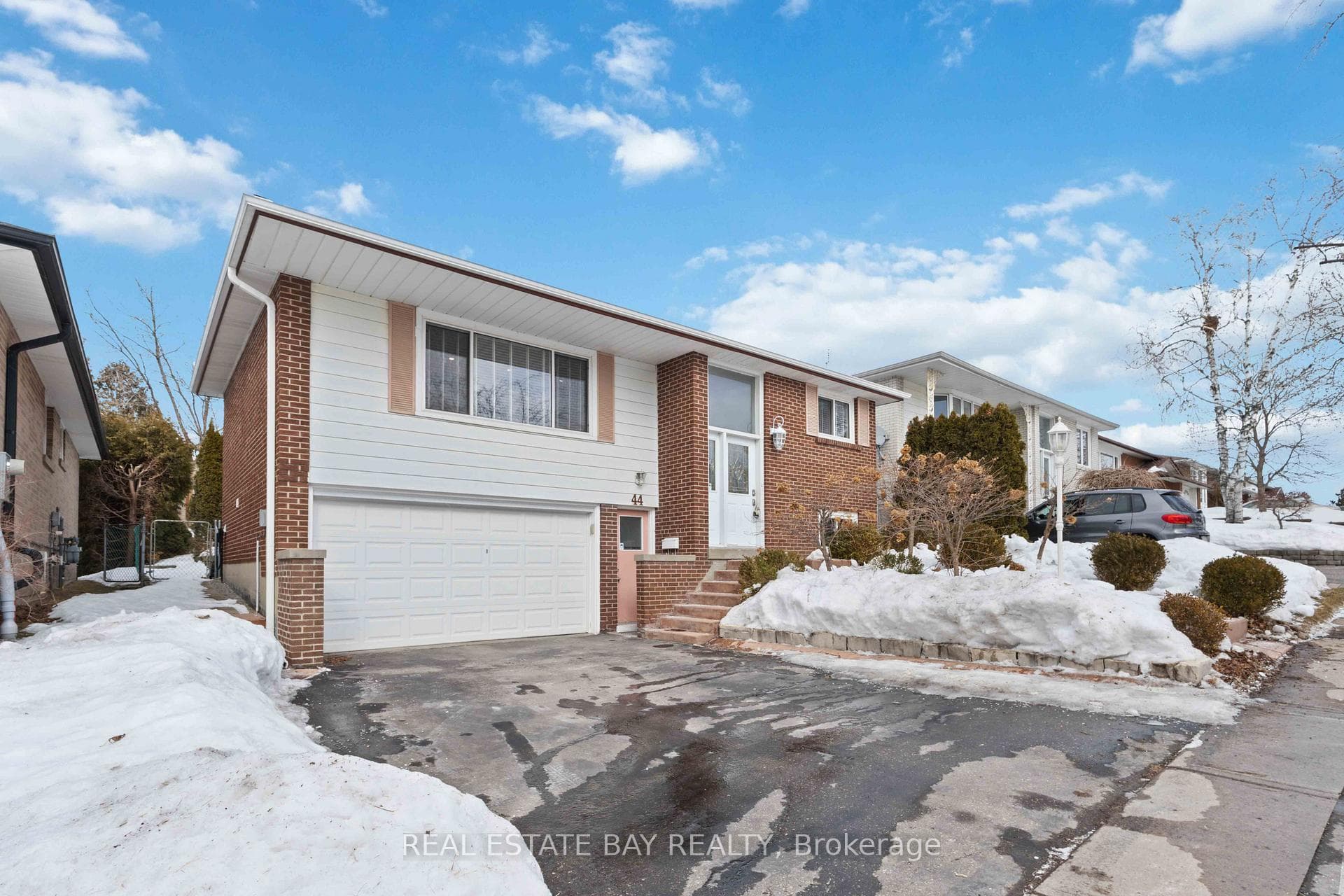 44 ANGORA Street photo 2