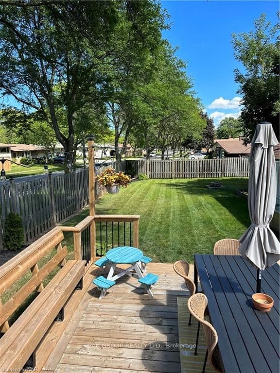 2862 DORCHESTER Road photo 41