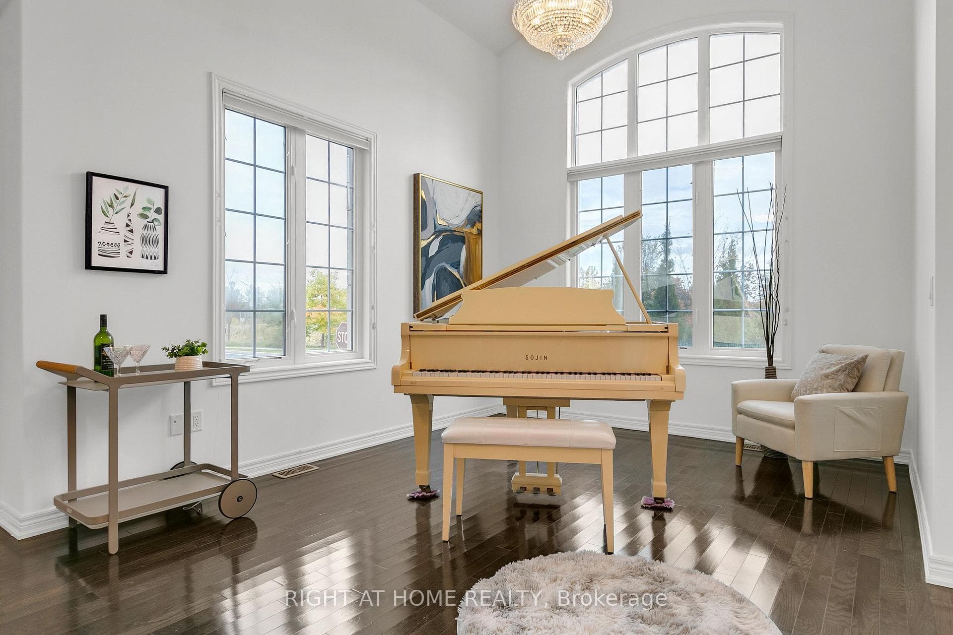 360 Stonebridge Drive photo 9