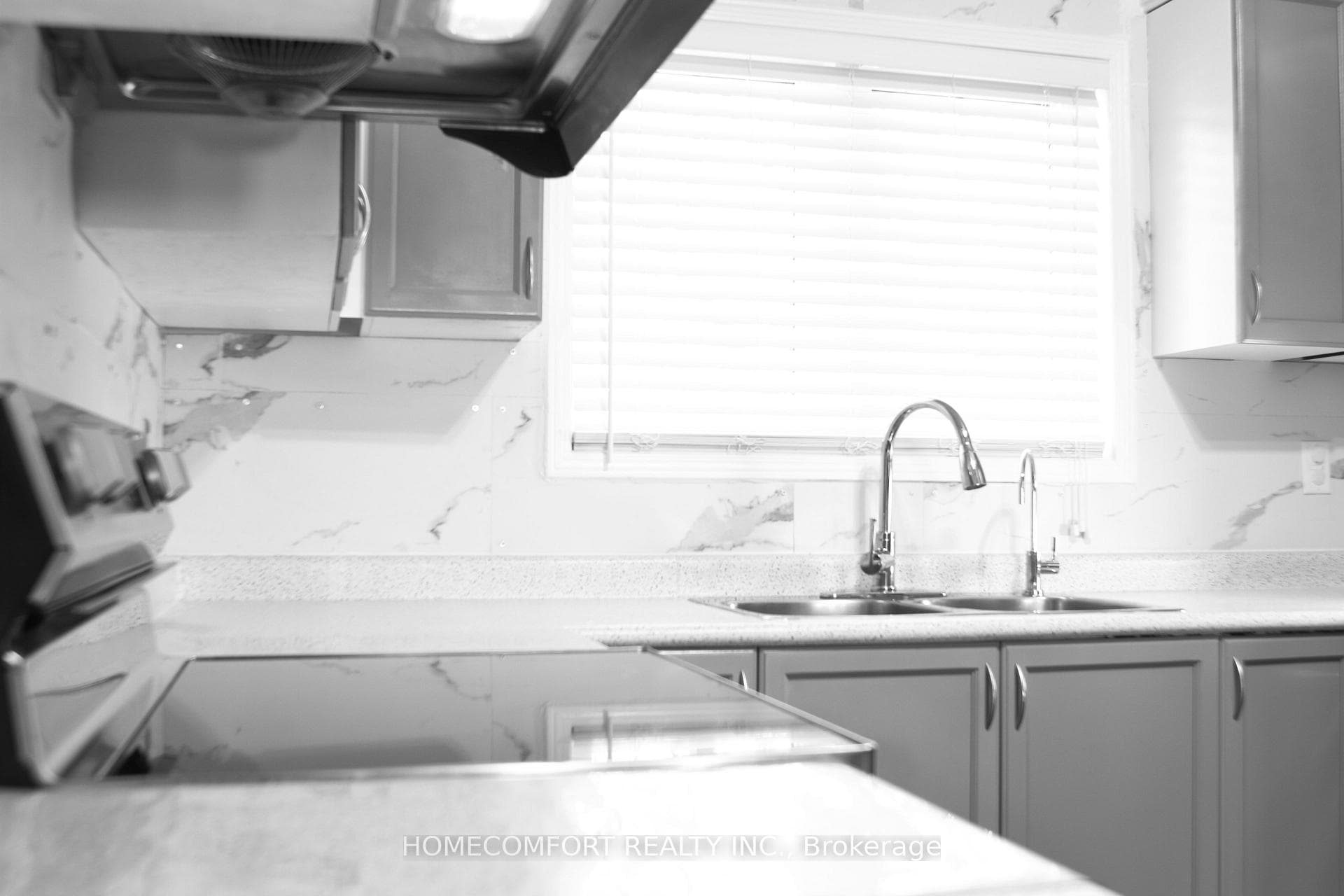 435 Hensall Circle Unit 94 photo 9