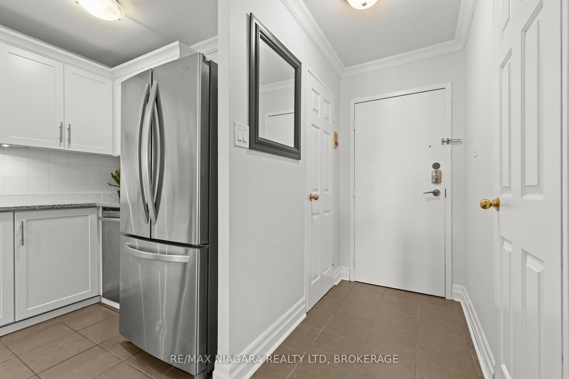 1058 Falgarwood Drive Unit 142 photo 4
