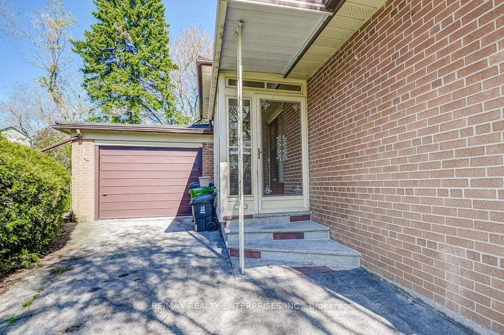 40 Greendowns Drive photo 3