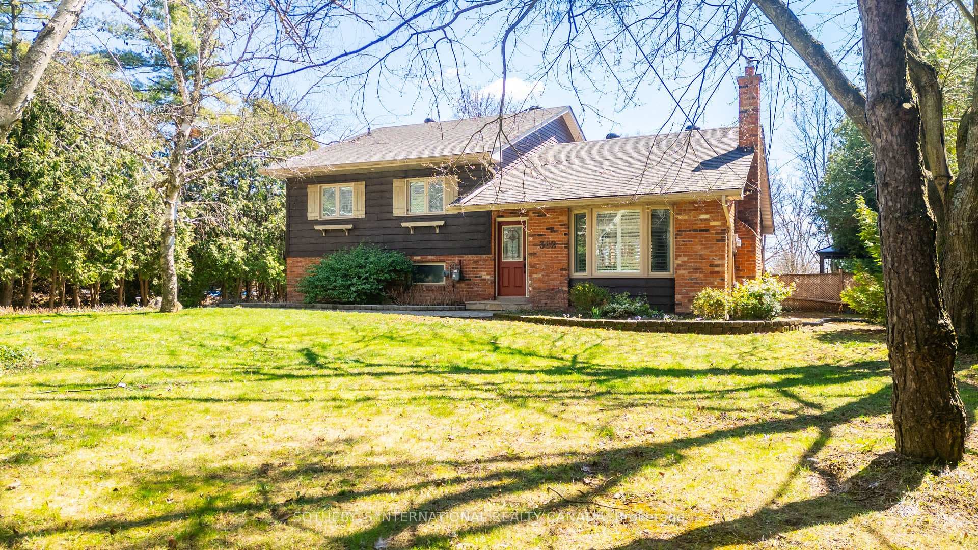 382 Carlisle Road photo 2