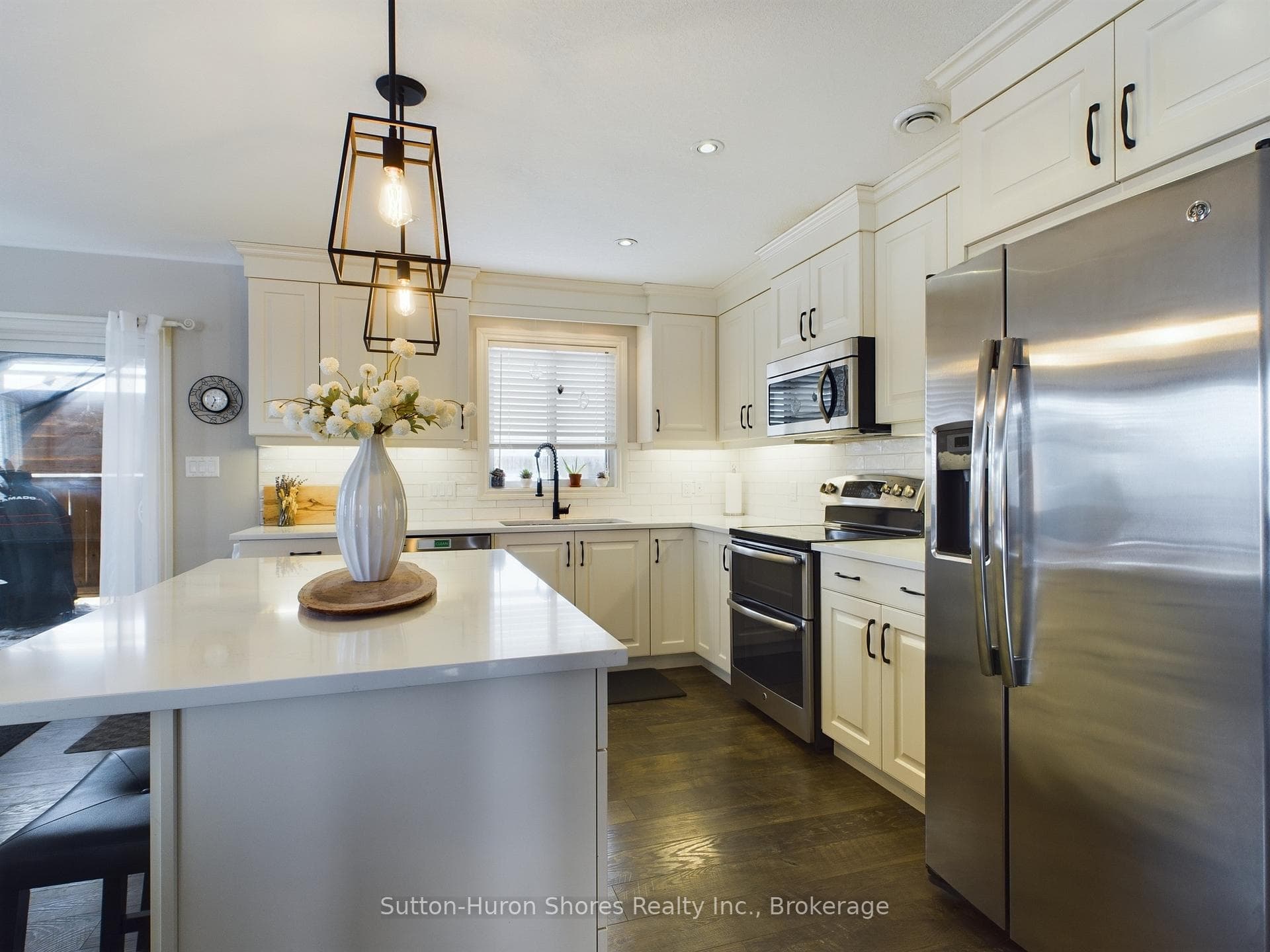 354 Peirson Avenue photo 5