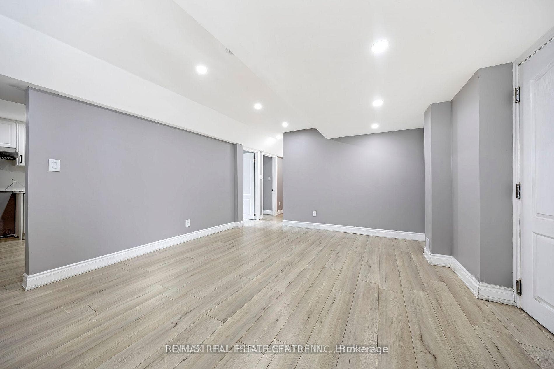 928 DICE Way photo 4
