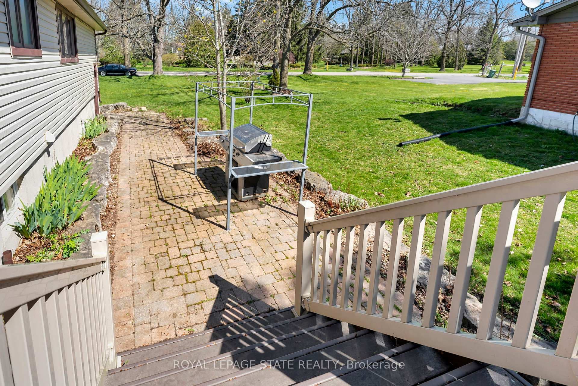 560 Westover Road photo 17