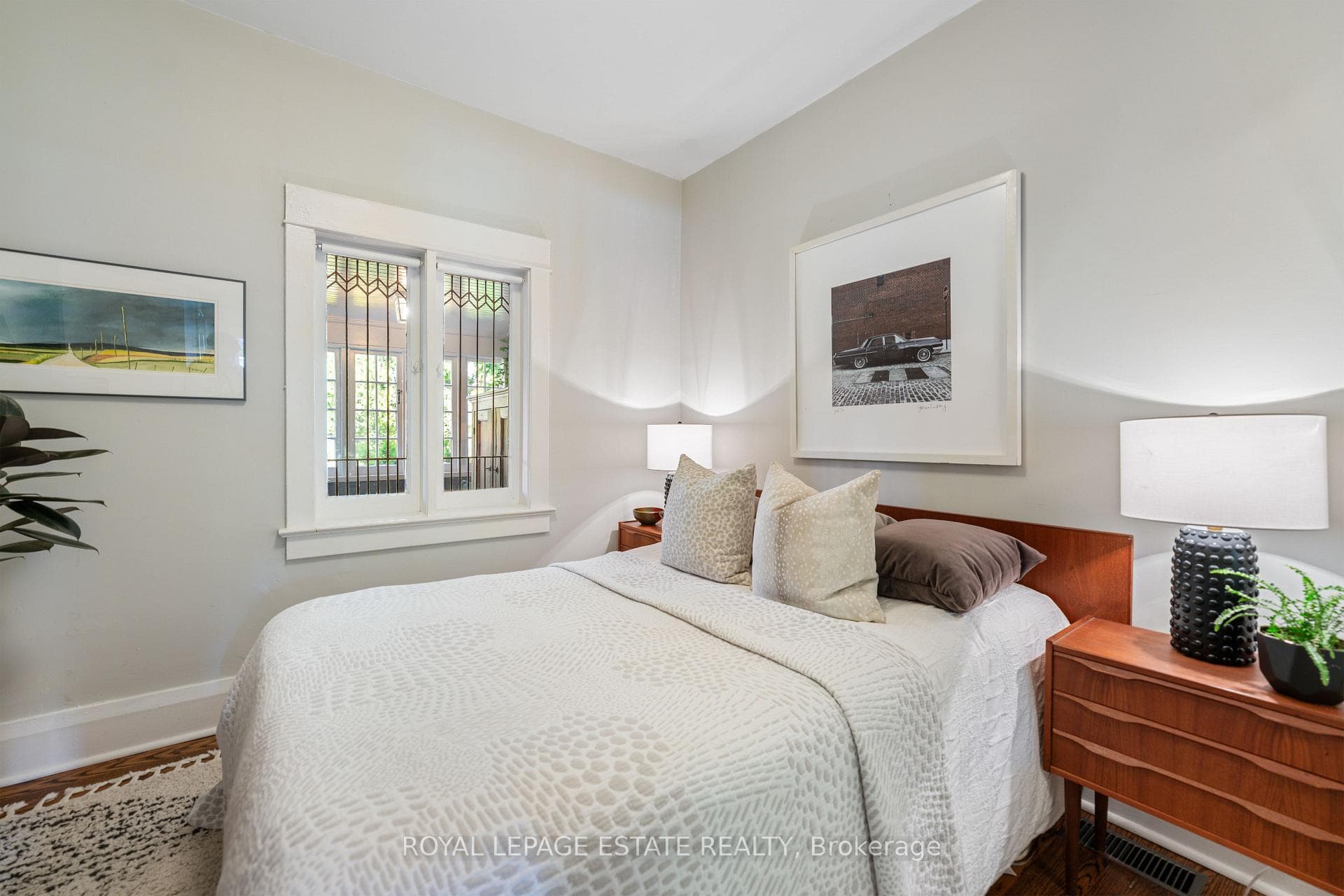 90 Courcelette Road photo 19