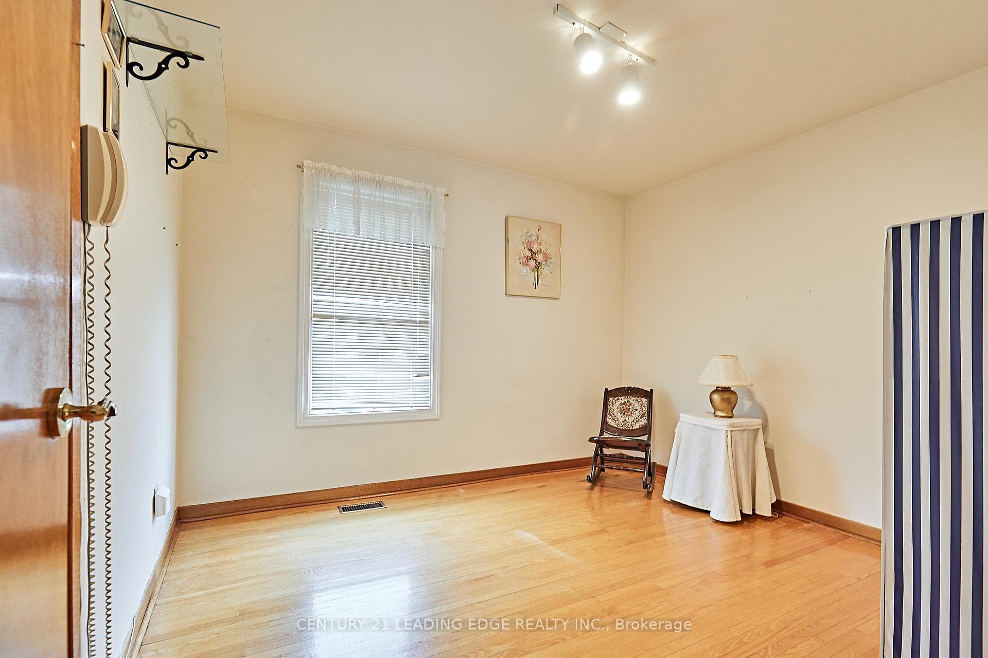 231 Kennedy Road photo 22