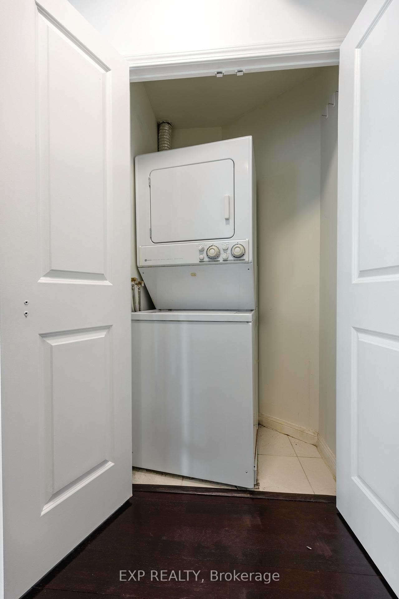 15 Windermere Avenue photo 9