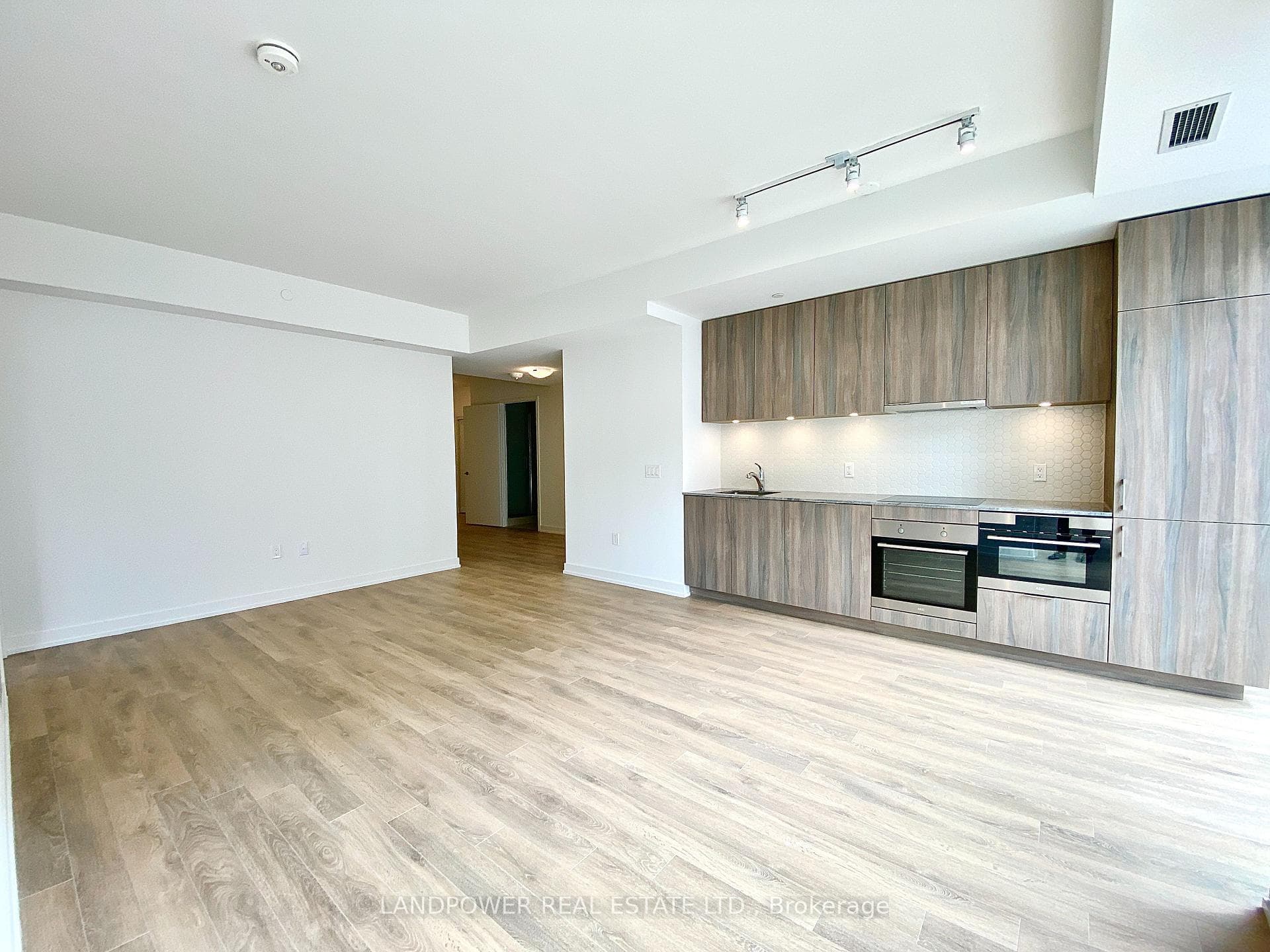 158 Front Street Unit 505 photo 8