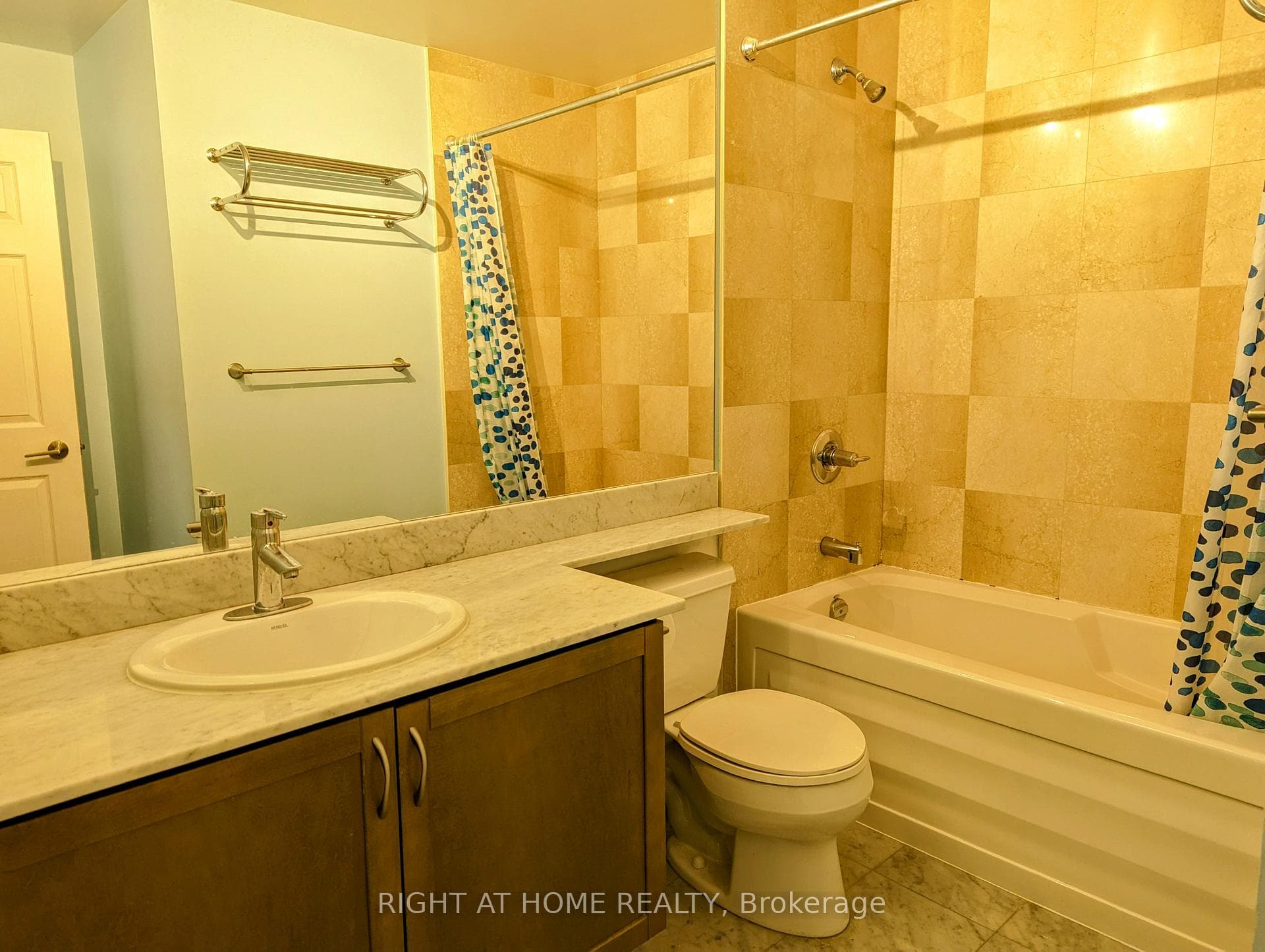 736 Spadina Avenue Unit 416 photo 12