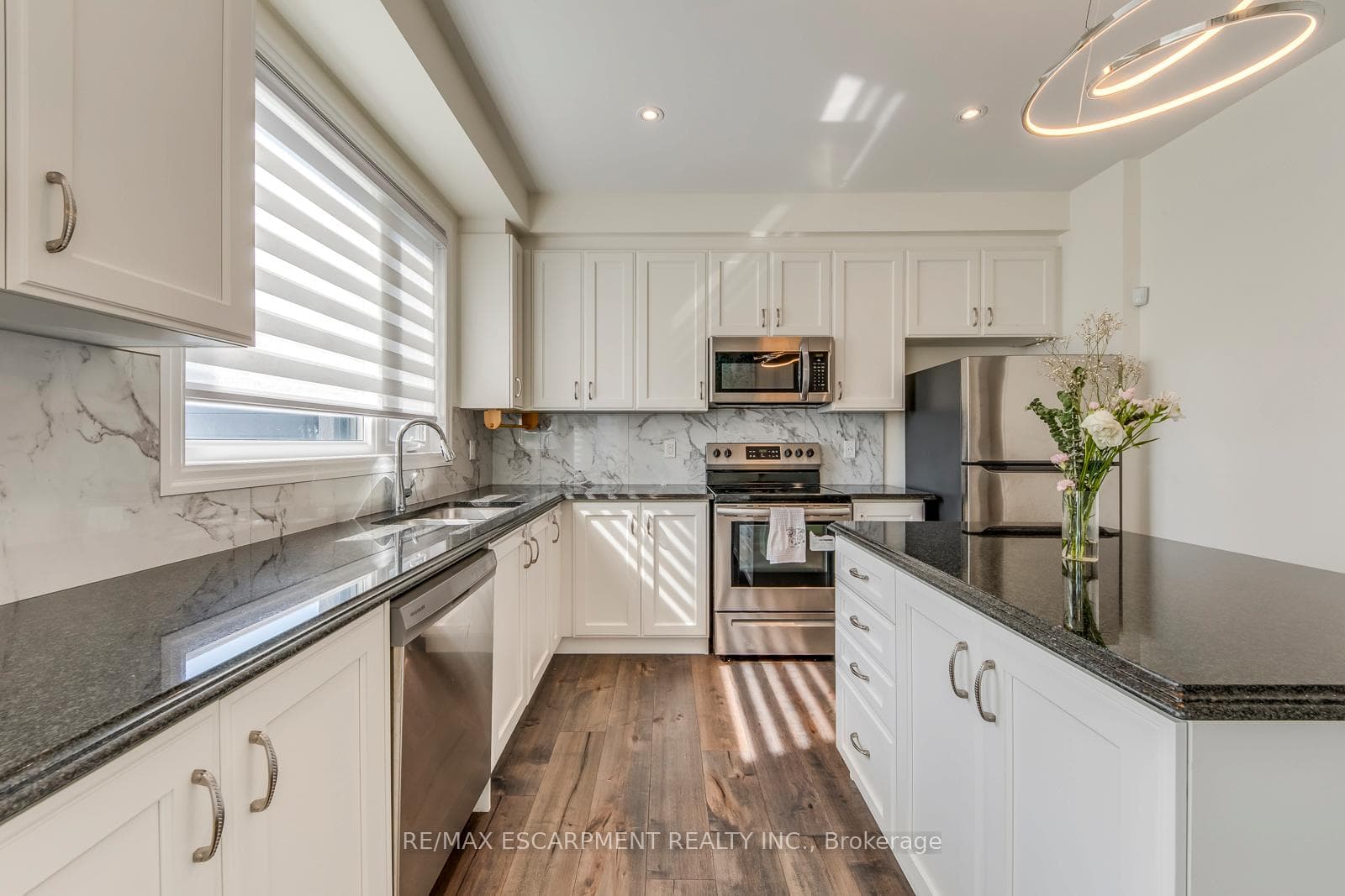 155 Grovewood Common photo 25