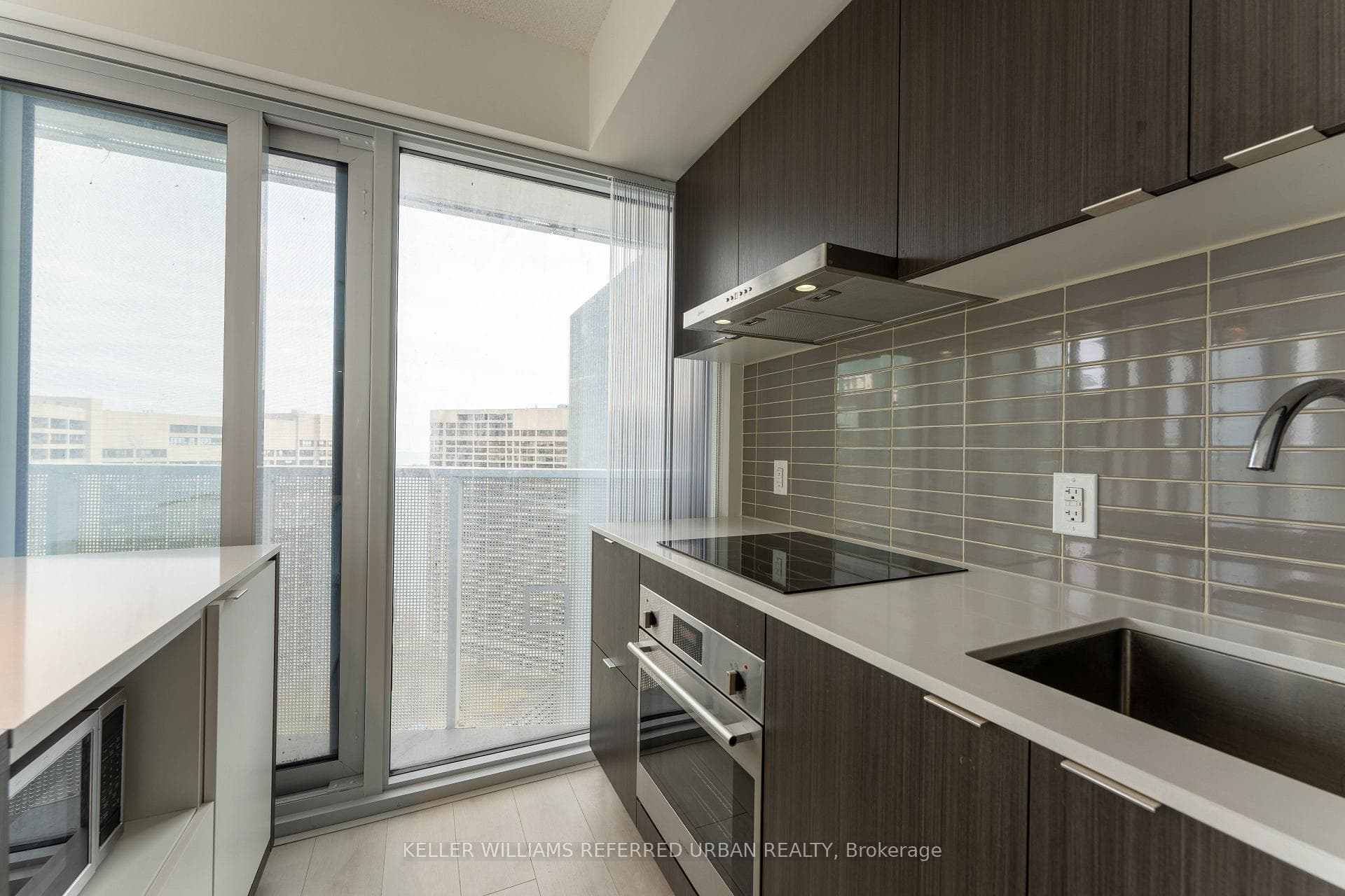 88 Harbour Street Unit 3207 photo 2