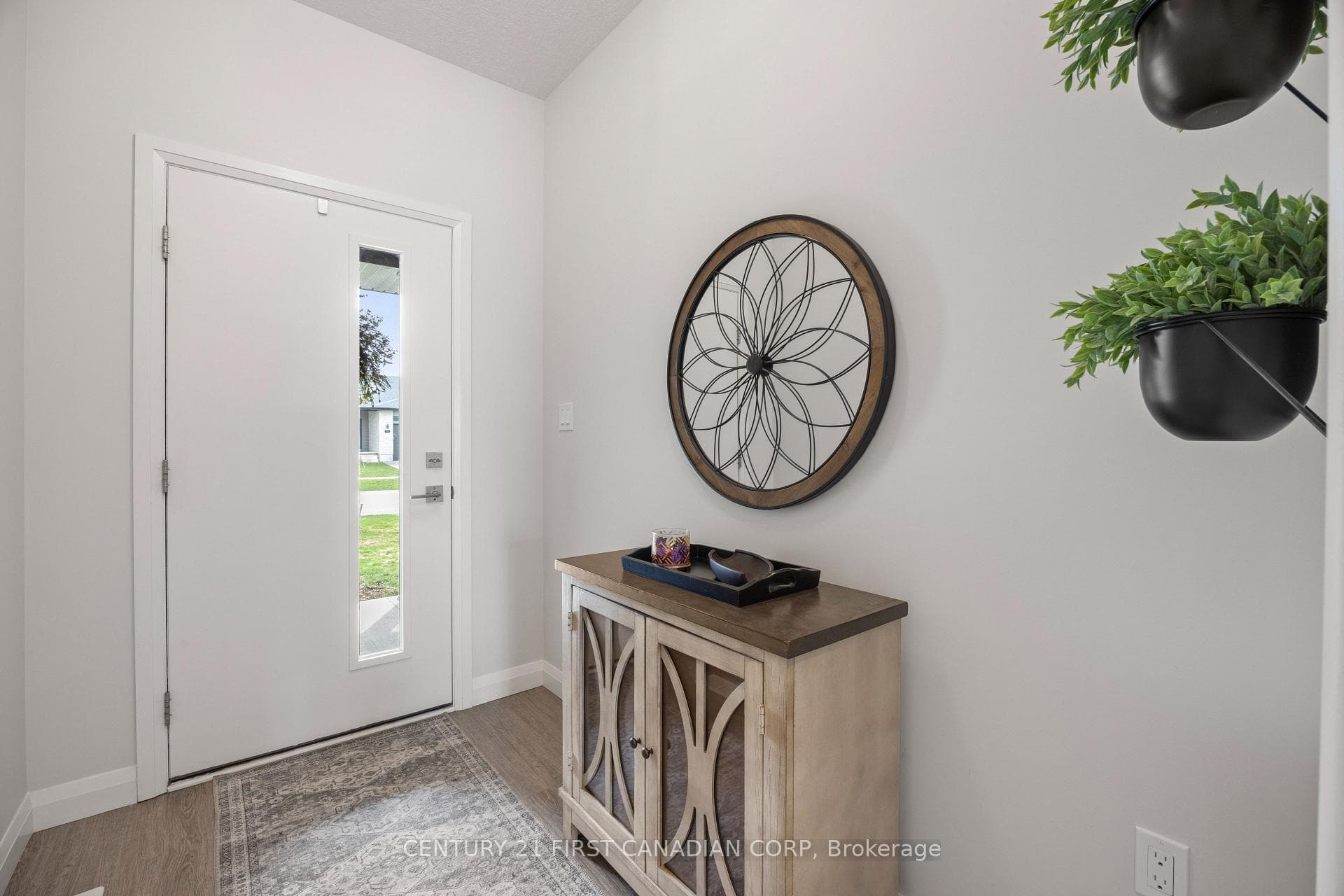 100 Rowe Avenue photo 8