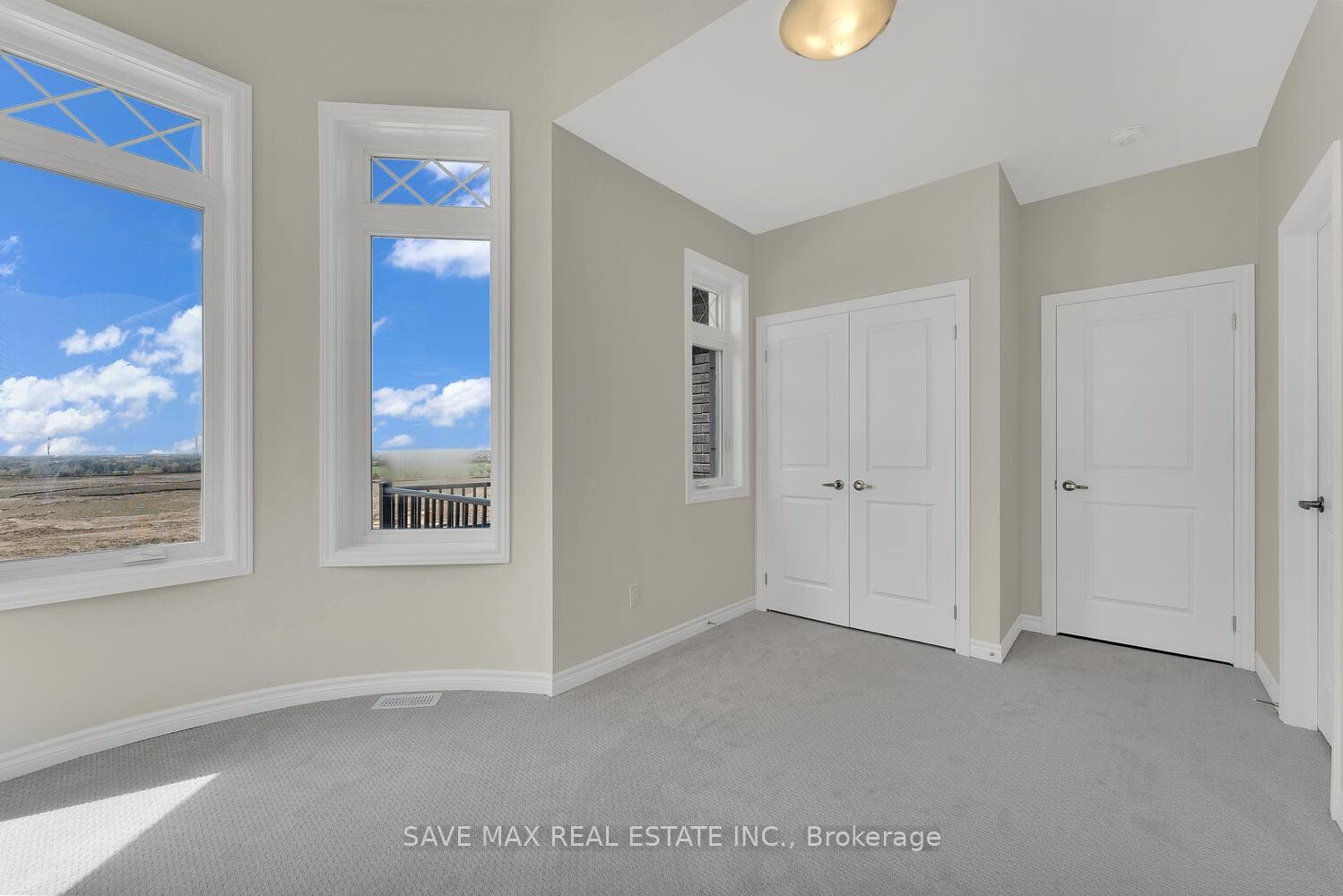 1024 Suddard Avenue photo 36