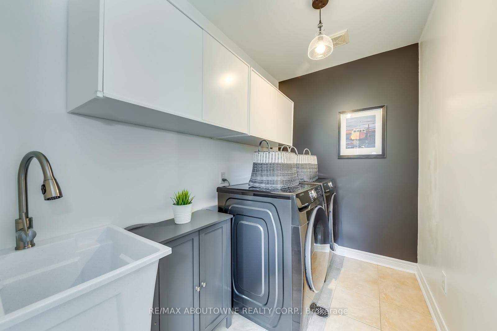 2034 Elmgrove Road photo 27