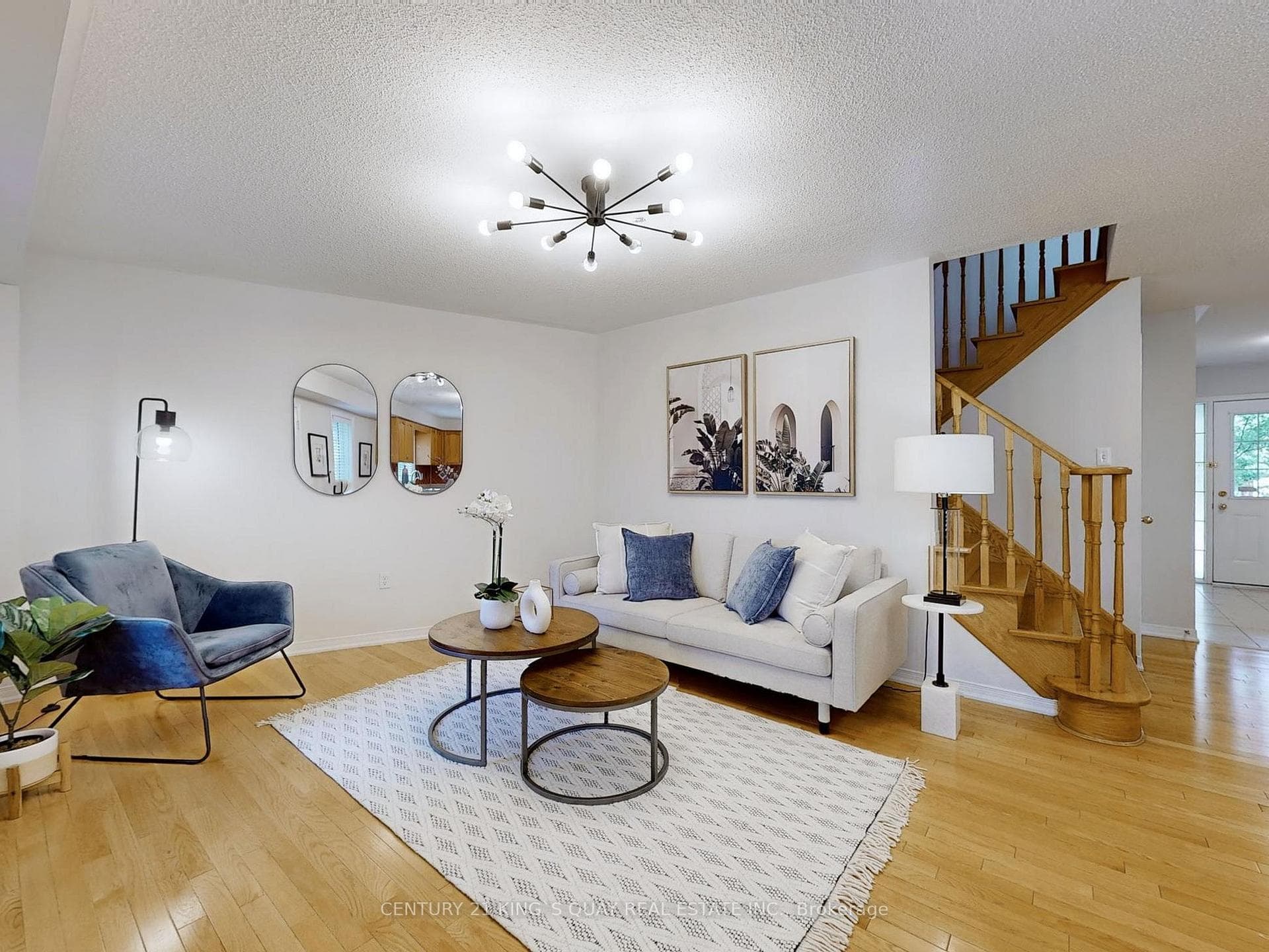 49 Prince Charles Way photo 2