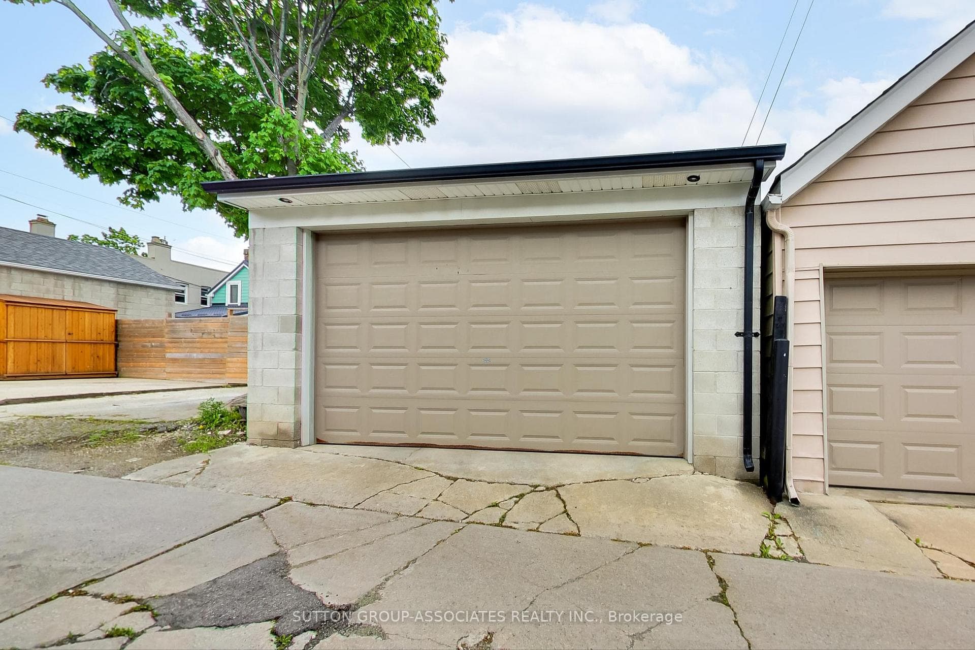 44 Corby Avenue photo 40