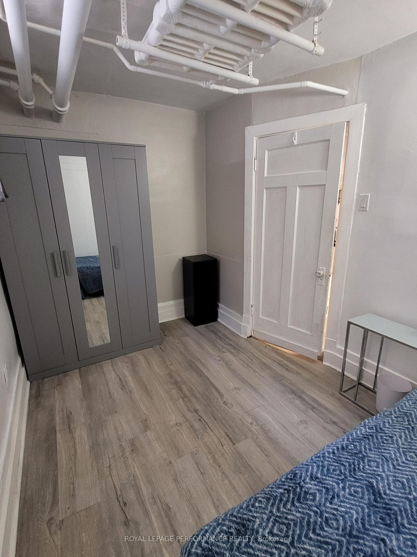 Second bedroom with view toward doorway